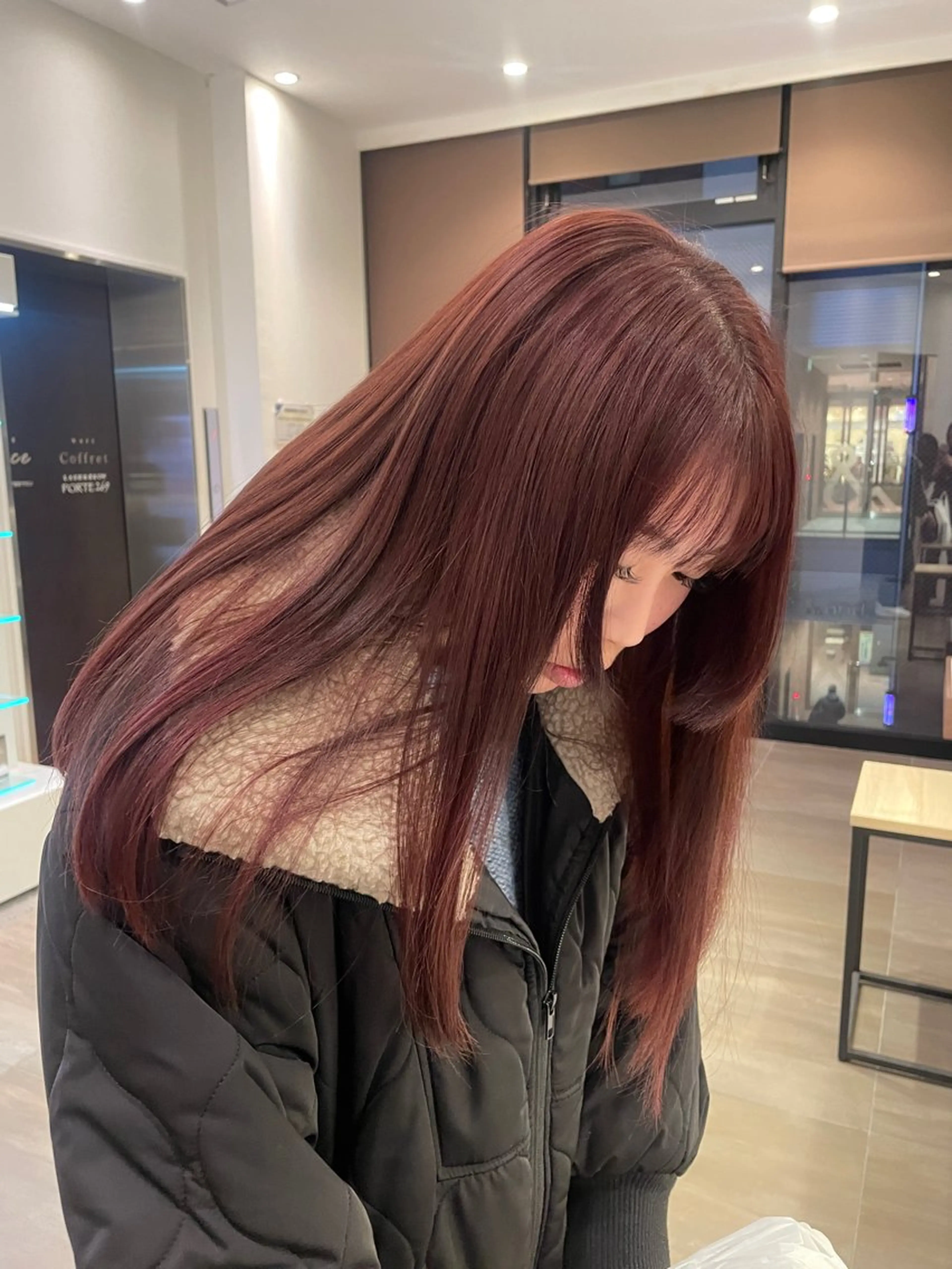 ロング ヘアカラー 平井 よし乃のヘアスタイル