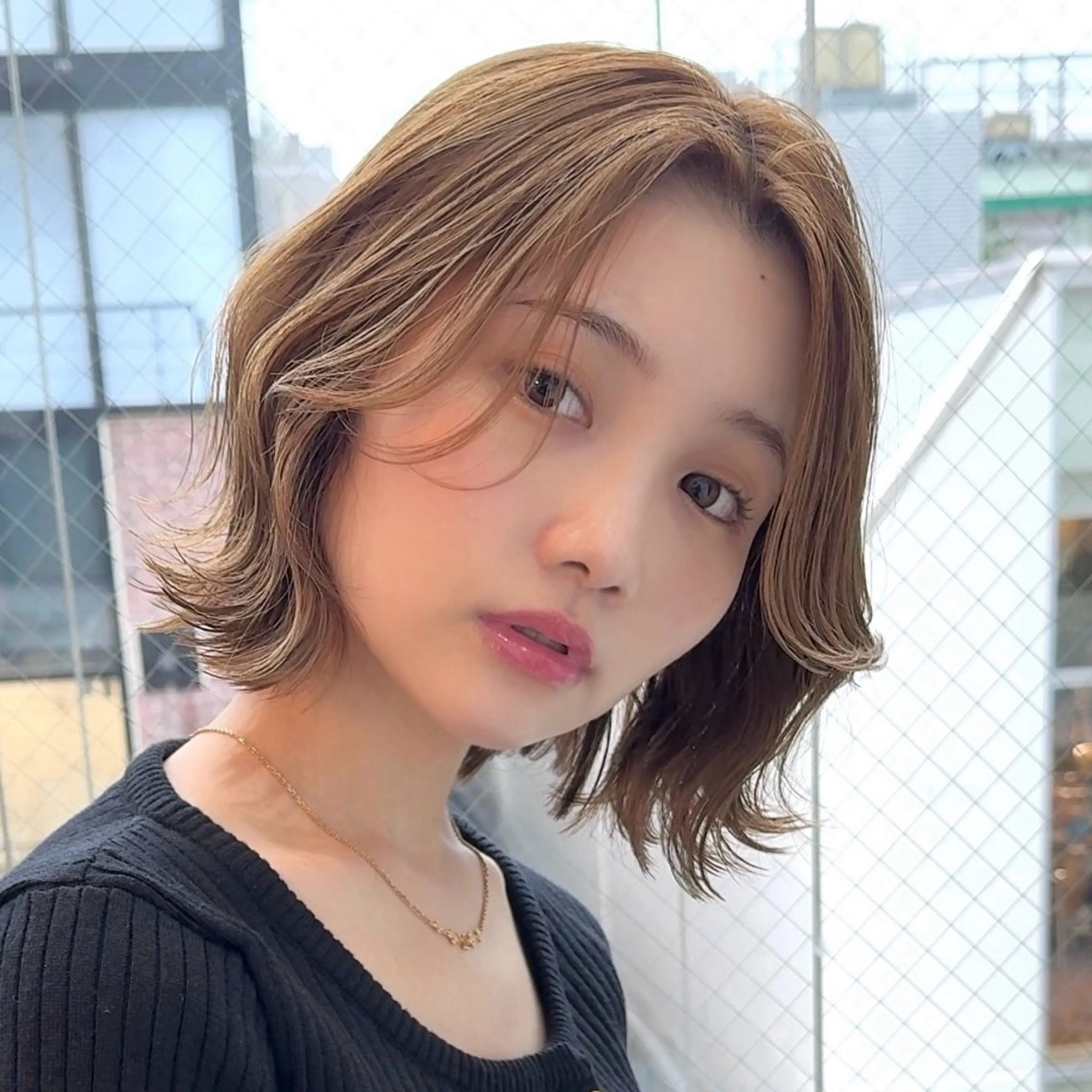 ショート カラー カット ヘアカラー トリートメント 莉乃/縮毛矯正/髪質 改善/艶カラーのヘアスタイル