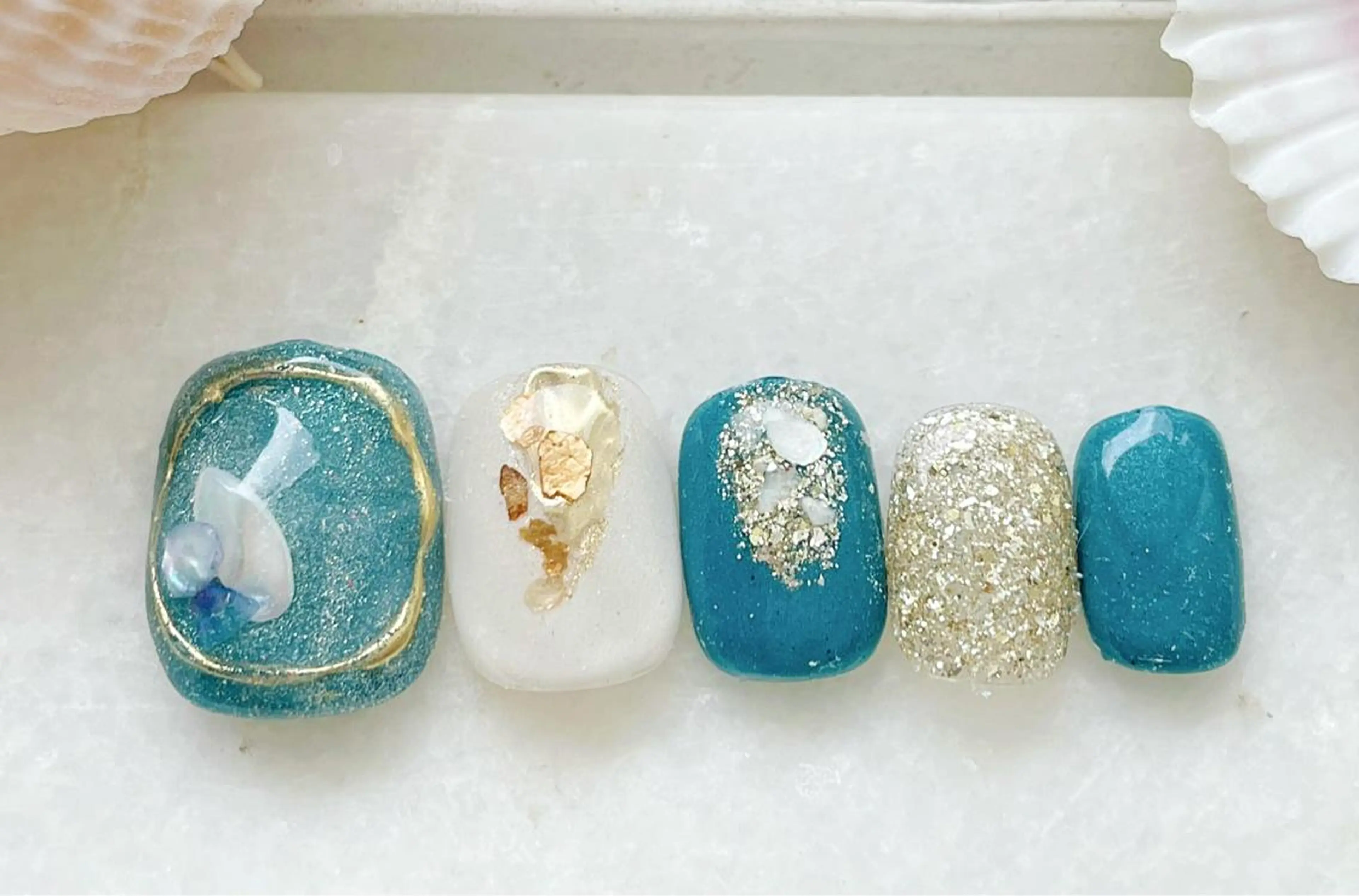 ネイル フットネイル ジェルネイル マグネットネイル ミラーネイル ニュアンスネイル Satomi  のネイルデザイン