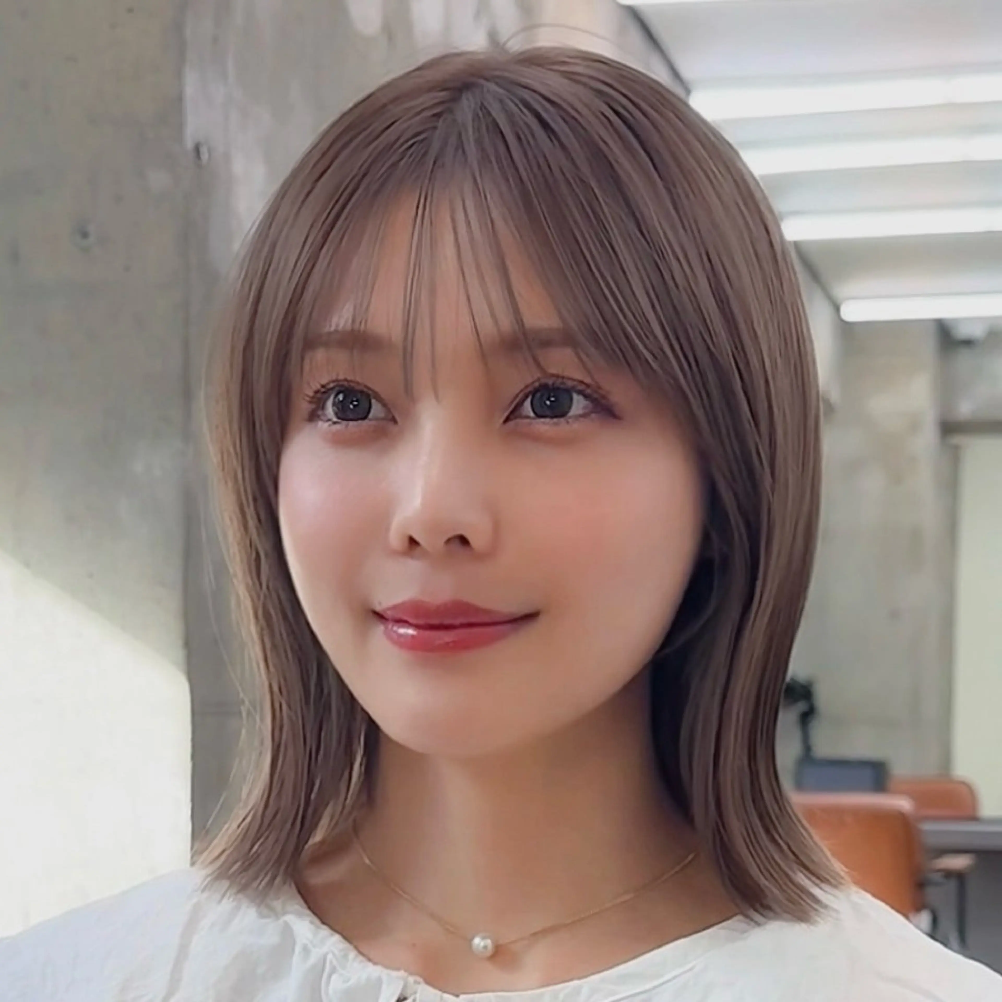 セミロング カラー ベージュカラー ブリーチ 透明感カラー ミルクティーベージュ ボブ ヘアカラー トリートメント 顔周り/レイヤー/ 透明感/みっきーのヘアスタイル