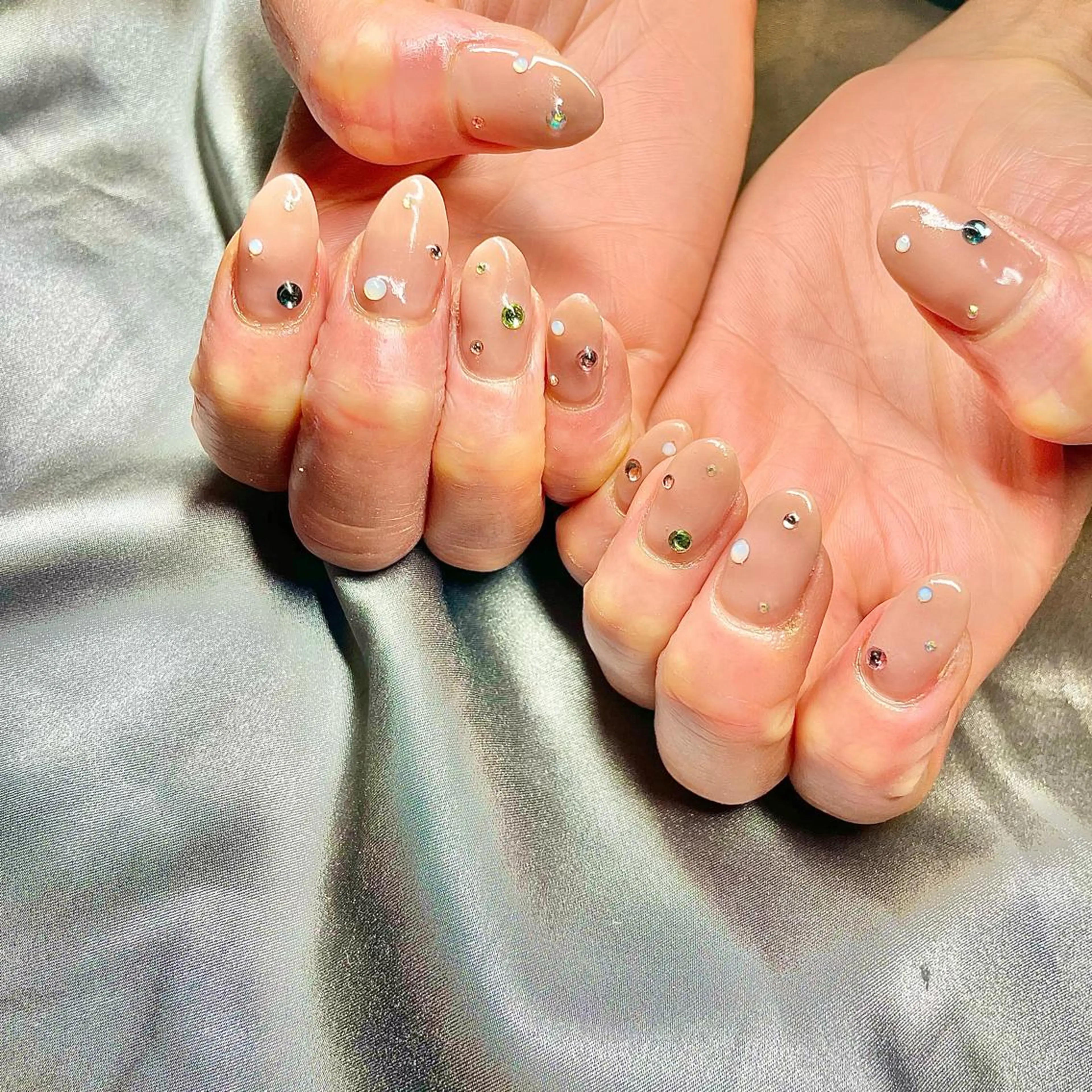 セミロング カラー パーマ ヘアアレンジ メンズ キッズ ネイル マツエク・マツパ アイブロウ ベージュカラー ストーンネイル ハンドネイル ハンドケア nail&eye Aoのマツエク・マツパデザイン