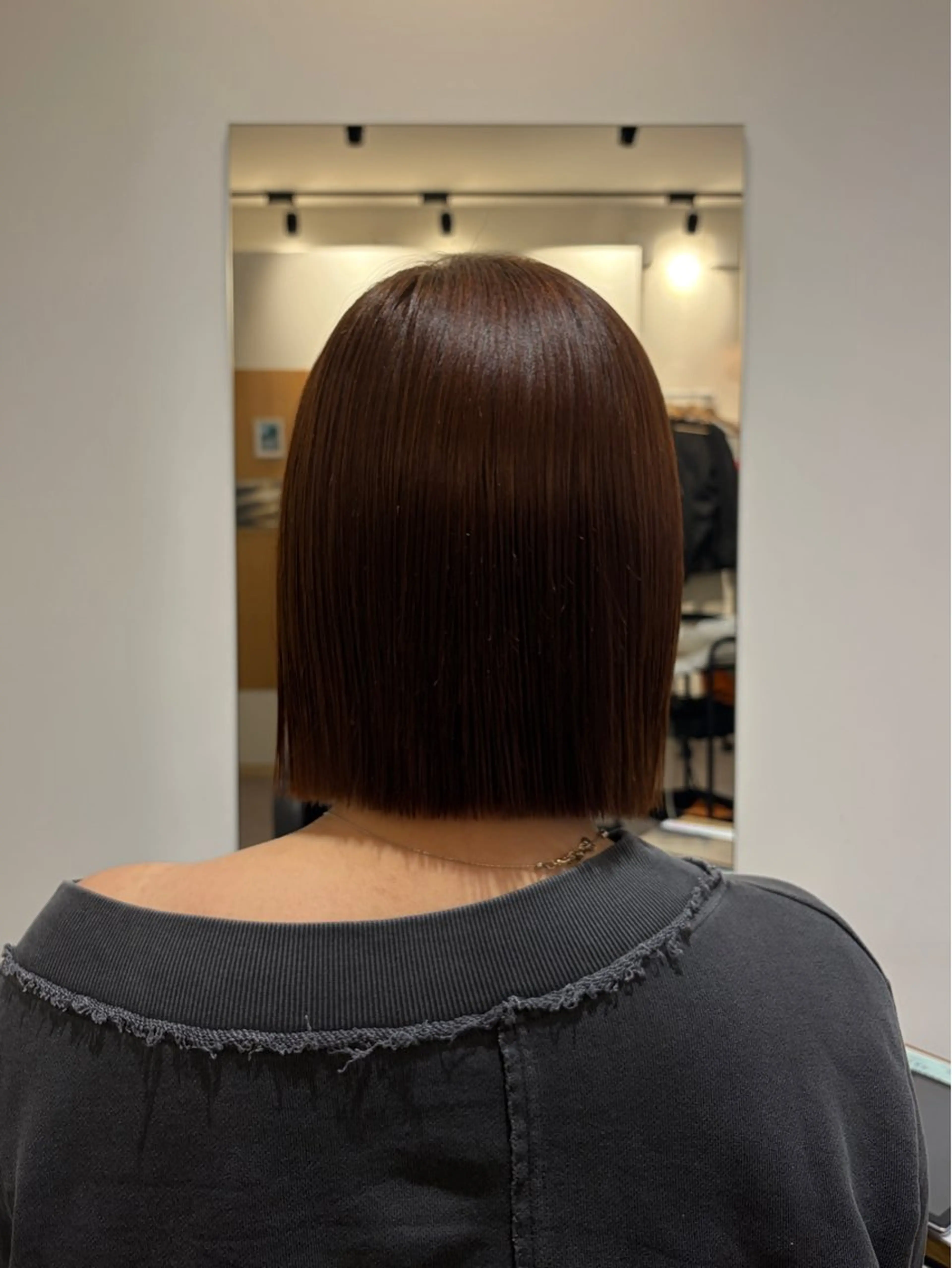 ミディアム 荒井 茉凜のヘアスタイル