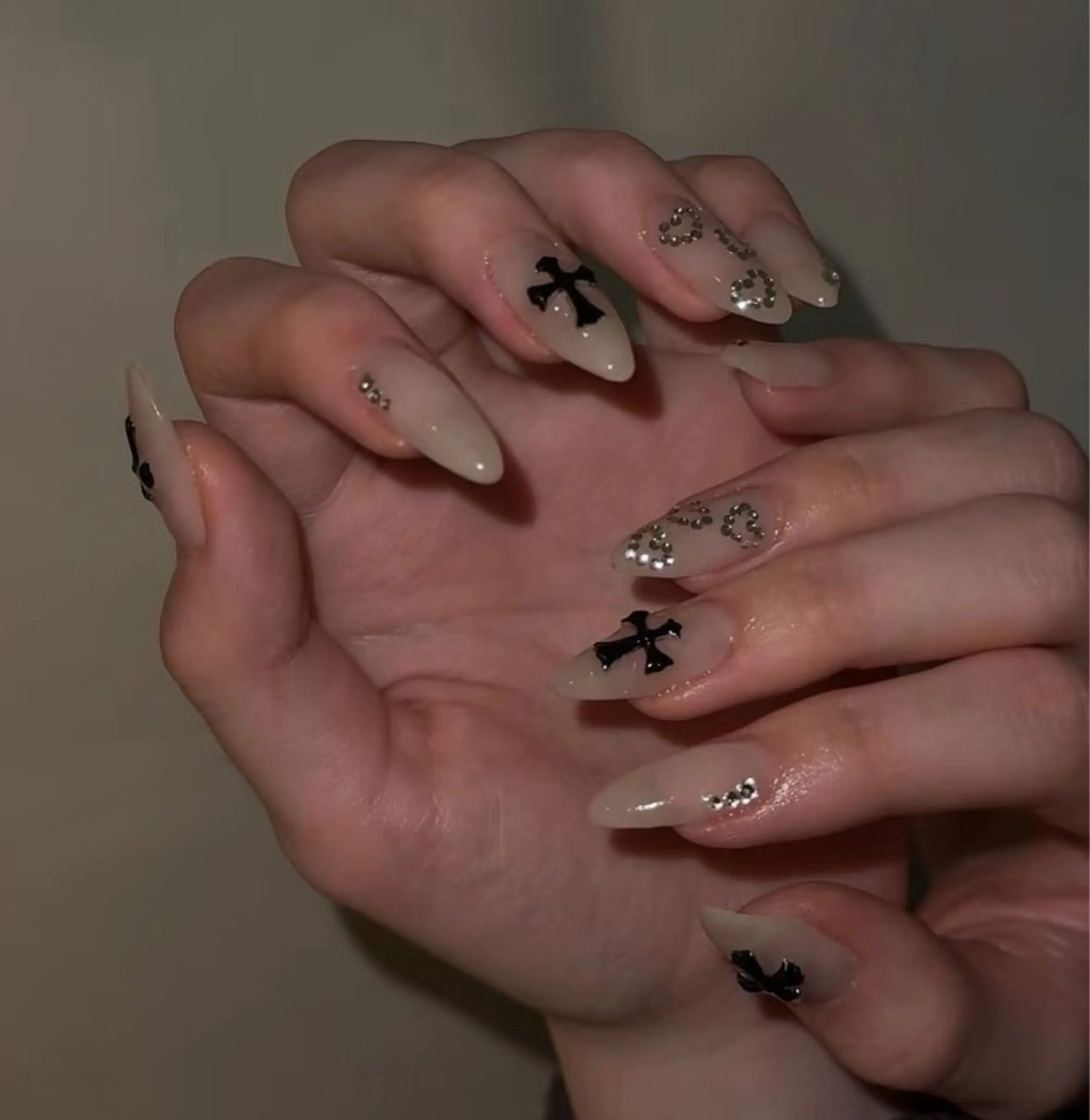 ネイル フレンチネイル キラキラネイル マグネットネイル ミラーネイル ニュアンスネイル ハンドネイル Tira Nailのネイルデザイン