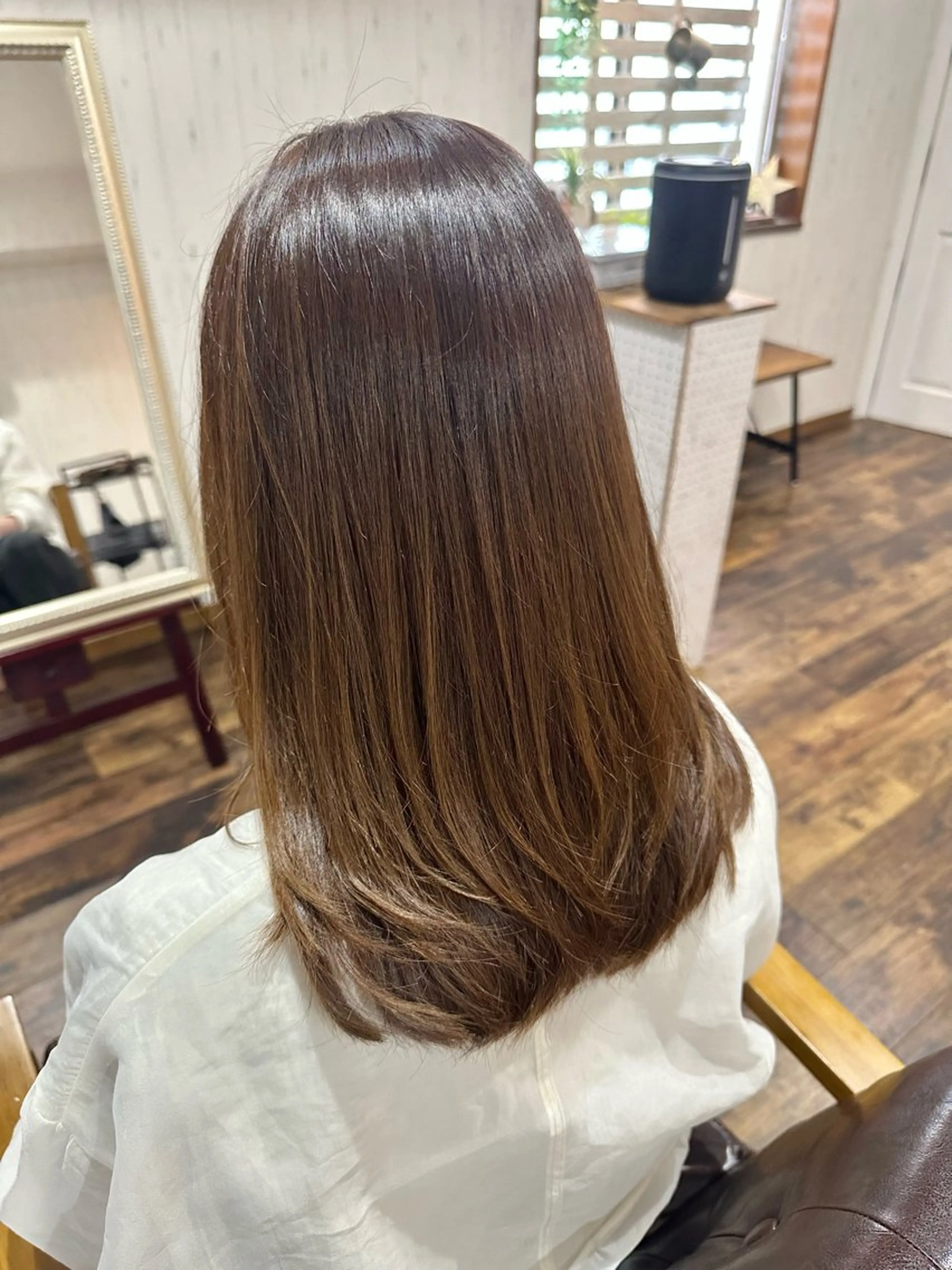 セミロング カラー ベージュカラー ブラウンカラー 透明感カラー トリートメント カット ヘアカラー トリートメント 西川 敏夫のヘアスタイル