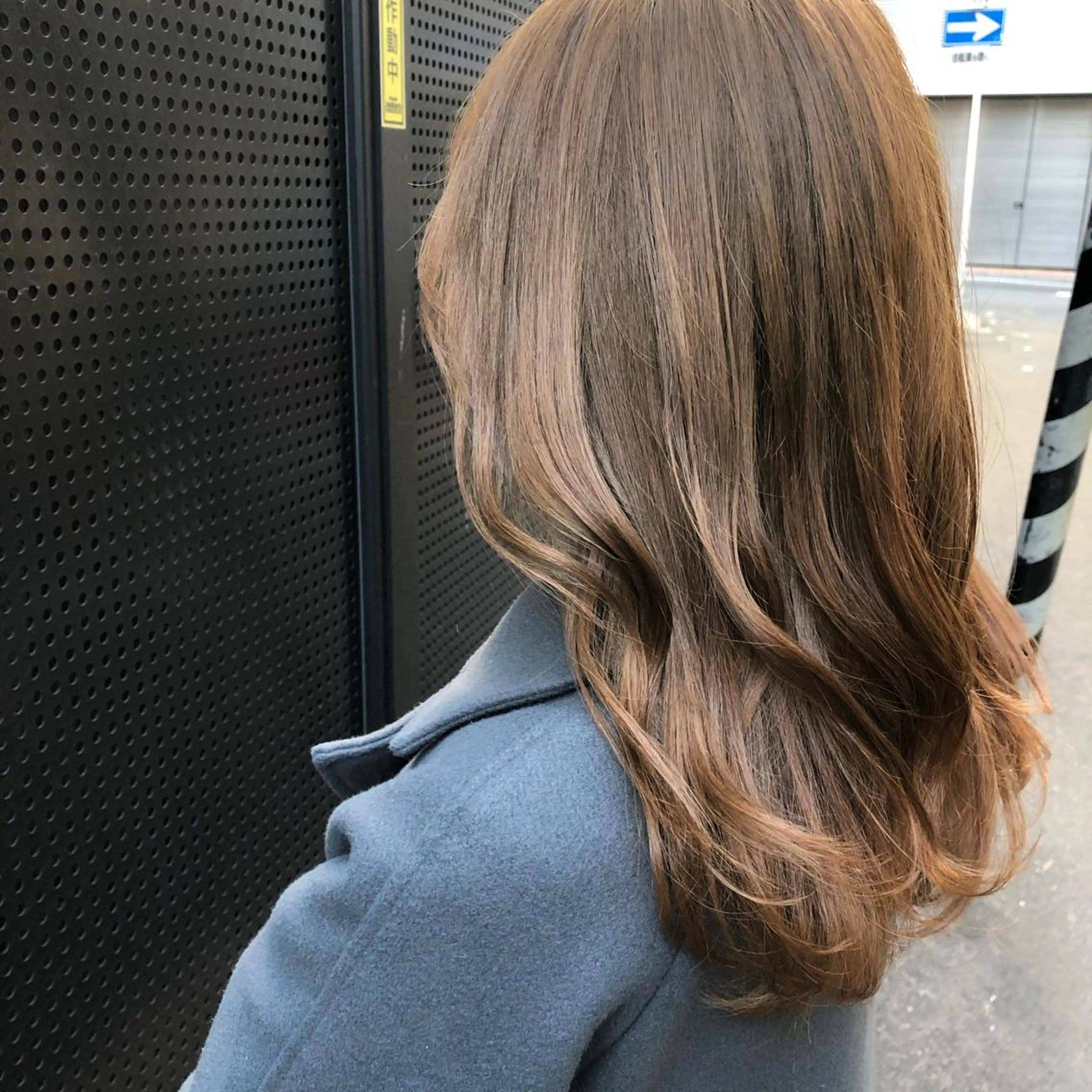 セミロング ，comma momoka🪄のヘアスタイル