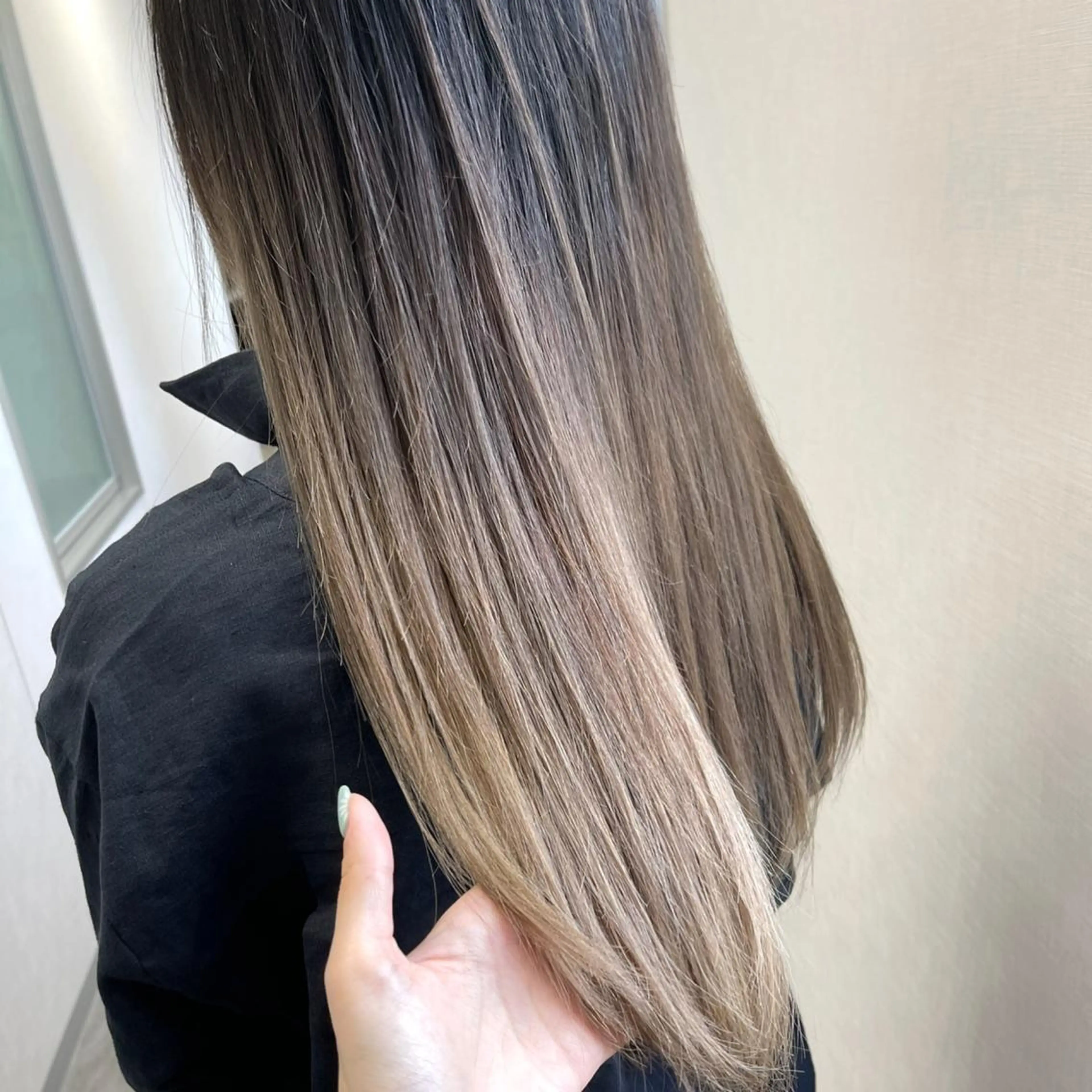 ロング カラー ヘアアレンジ バレイヤージュ ブリーチ グラデーションカラー レイヤーカット 松井那津子 /ハイライトブリーチのヘアスタイル