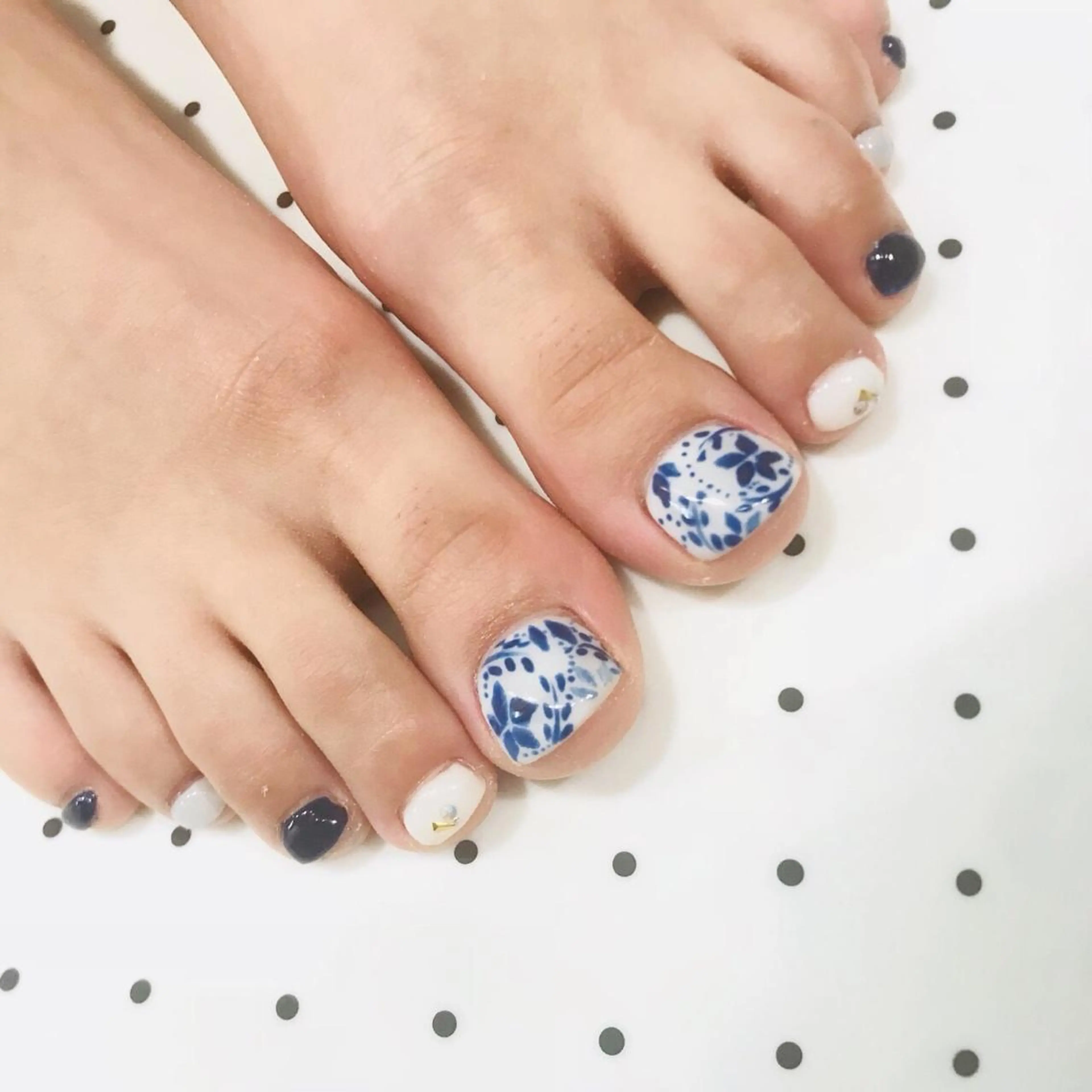 ネイル 指名支持率NO.1 スタイリストのヘアスタイル