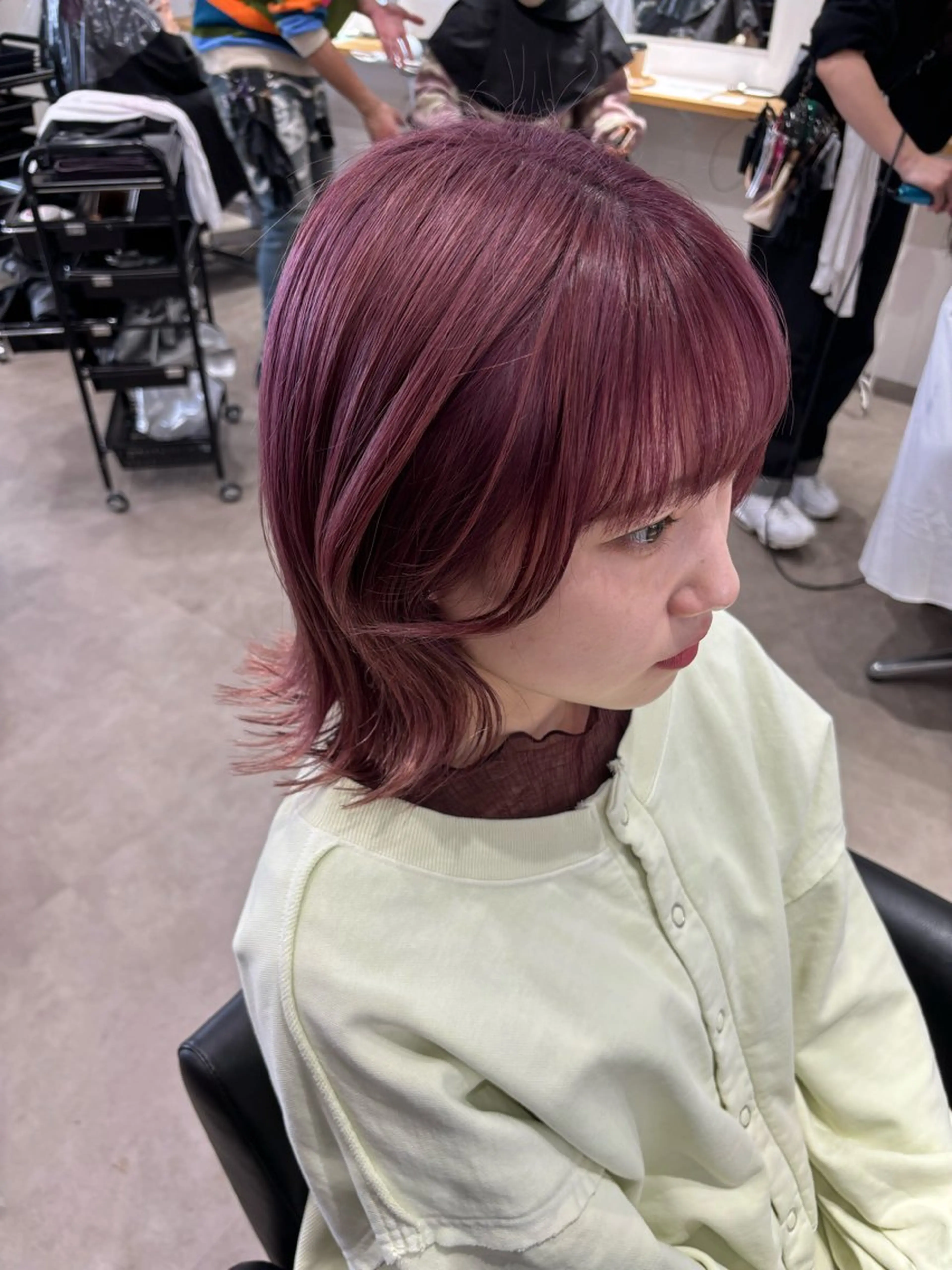 ミディアム ミディアムパーマ ボブ くびれヘア 顔まわりレイヤー 顔周りカット カット ヘアカラー トリートメント rink / ETOILEのヘアスタイル