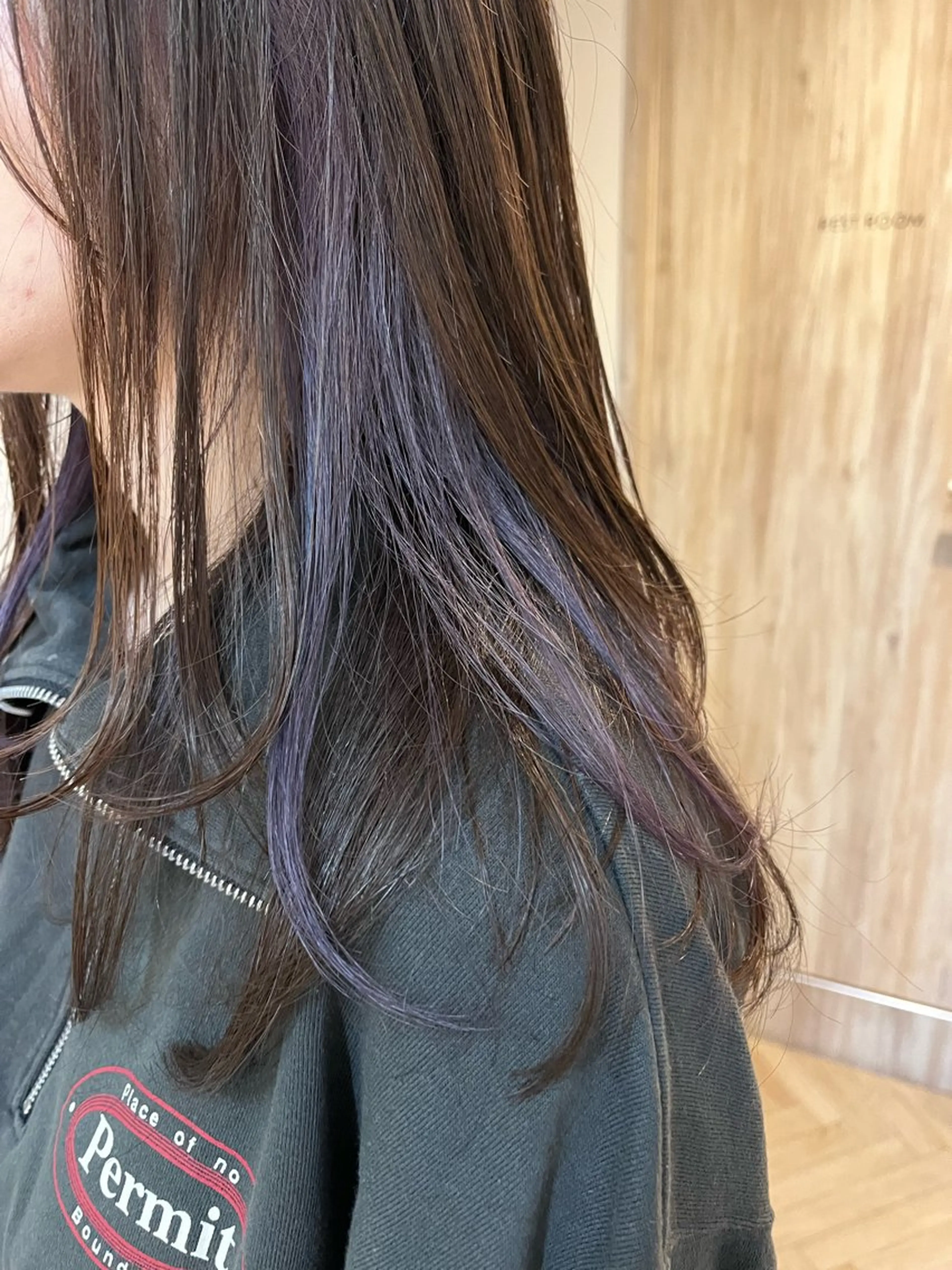 セミロング カラー アッシュ ブリーチ インナーカラー ラベンダーカラー ラベンダーアッシュ 透明感カラー/ 髪質改善/着付けのヘアスタイル