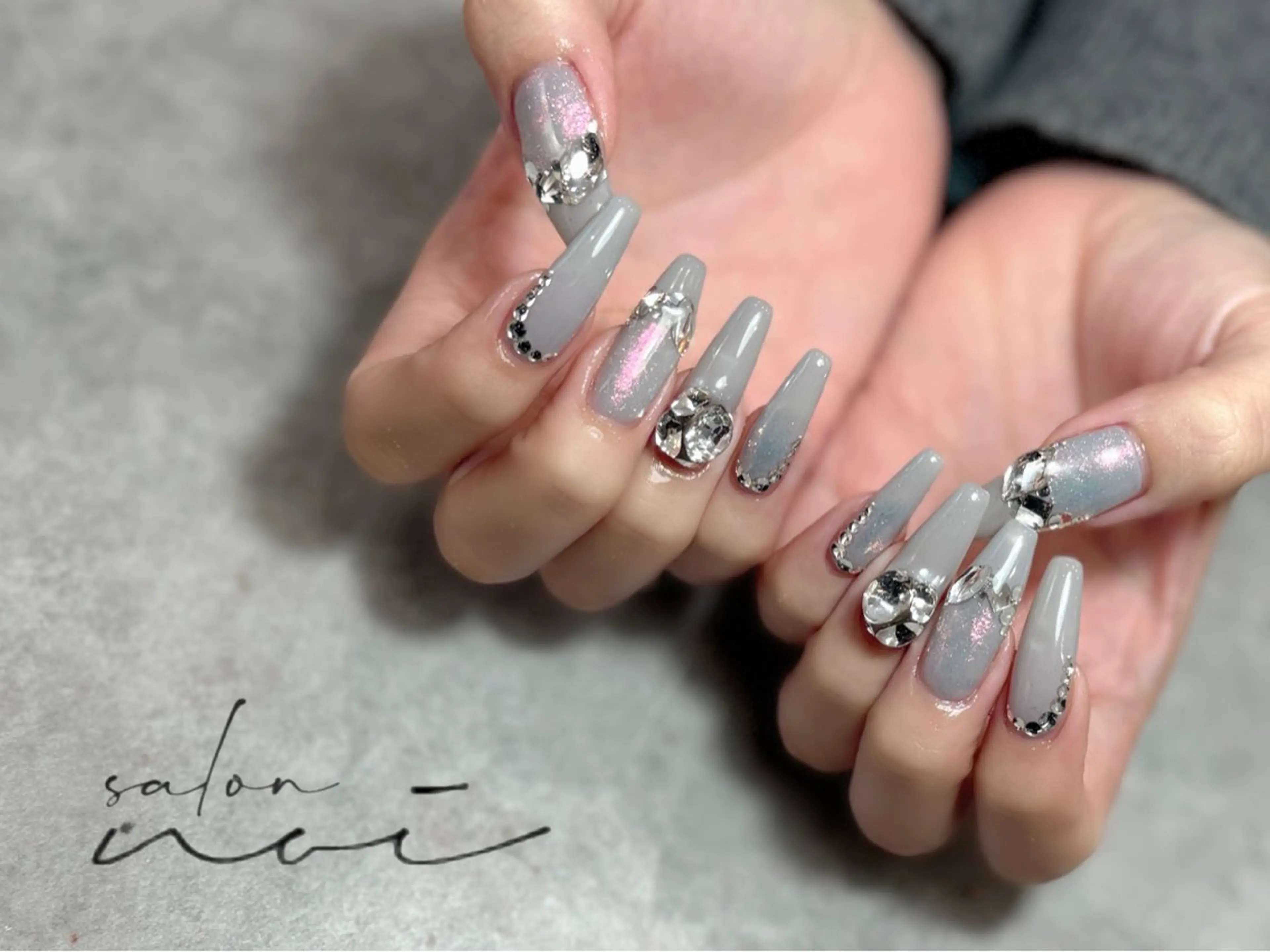ネイル ストーンネイル ハンドネイル salon noi所属・salon noiのネイルデザイン