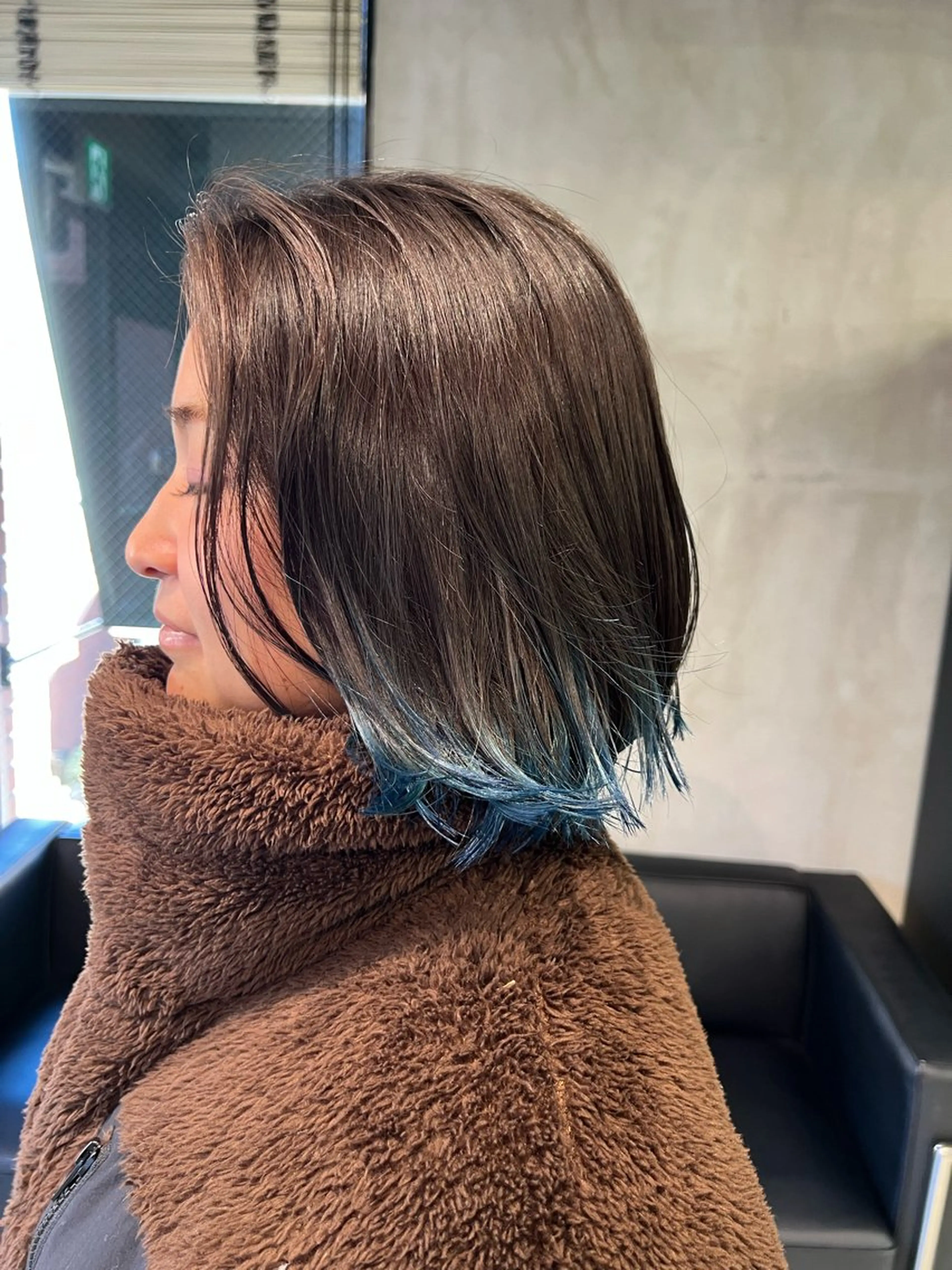 ミディアム カラー ブリーチ ブルーカラー ヘアカラー ハイライト/白髪ぼか し/臼田さりな🌹のヘアスタイル