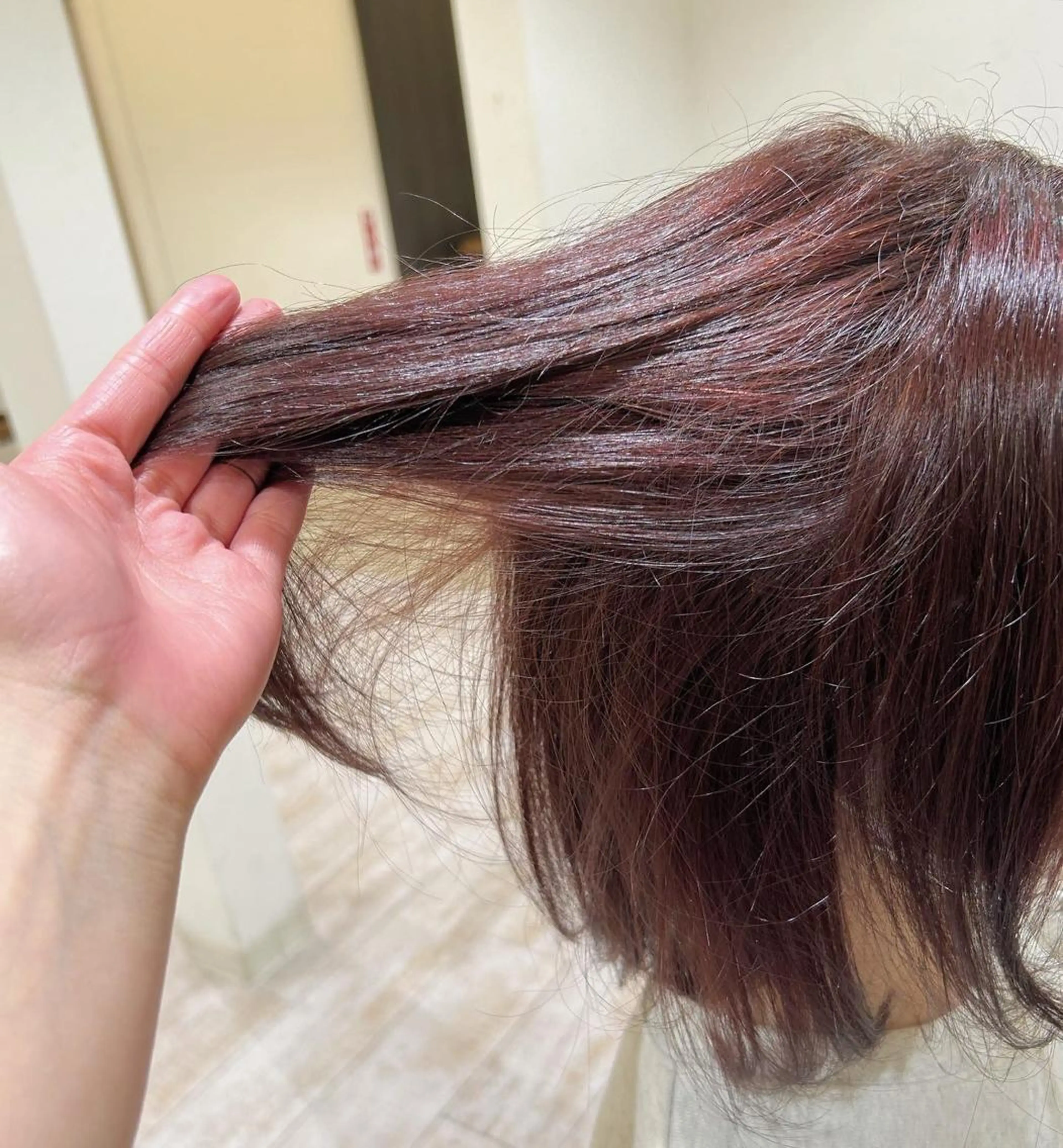 カラー SENA Rimのヘアスタイル