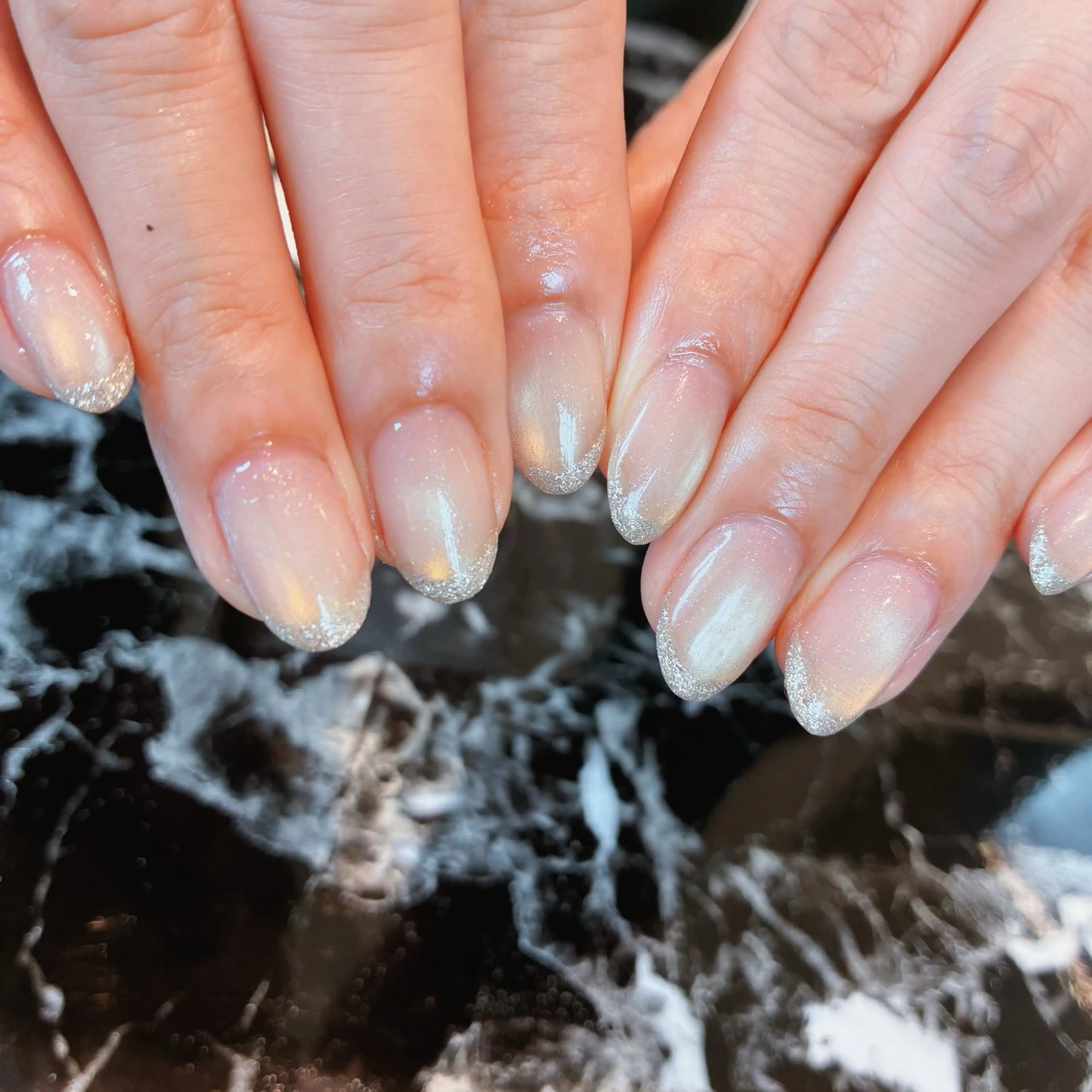 ネイル フレンチネイル ラメ(グリッター) マグネットネイル ハンドネイル door by LIPPUL所属・door nailのネイルデザイン