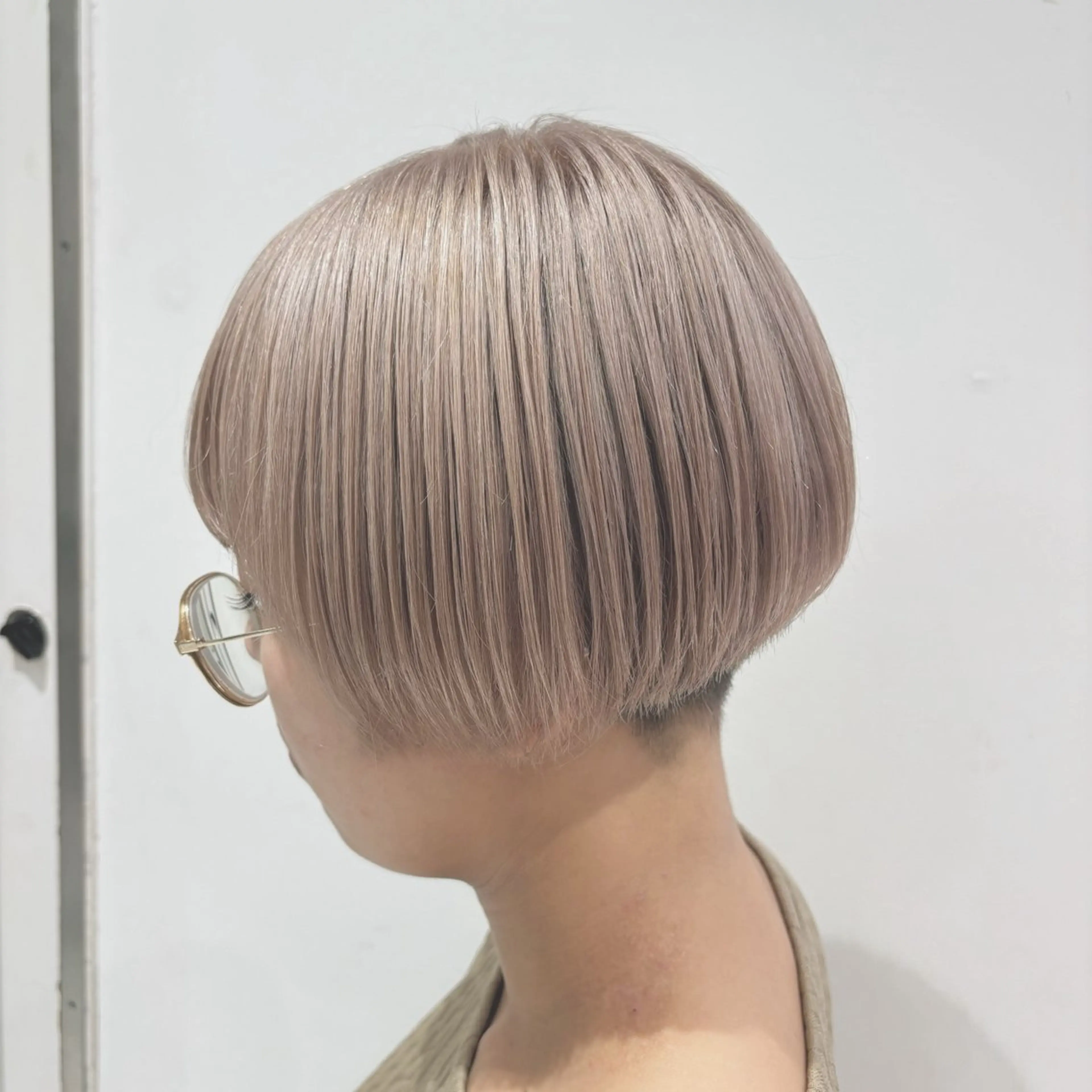 カラー 長尾菜々美🐰 ／ハイトーンカラーのヘアスタイル