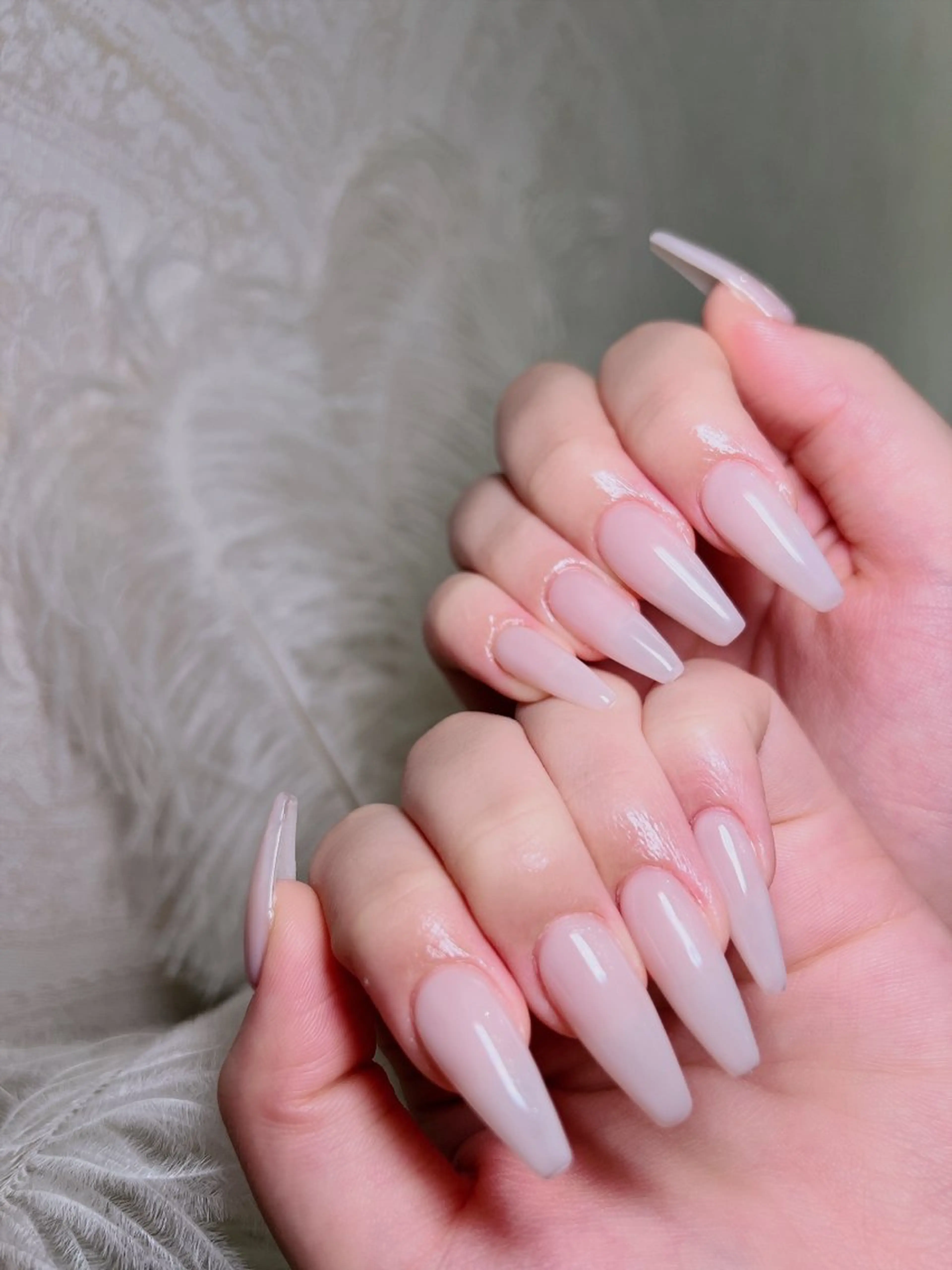 ネイル ワンホンネイル ハンドネイル Ubuntu🎀 ネイルサロン✨のネイルデザイン