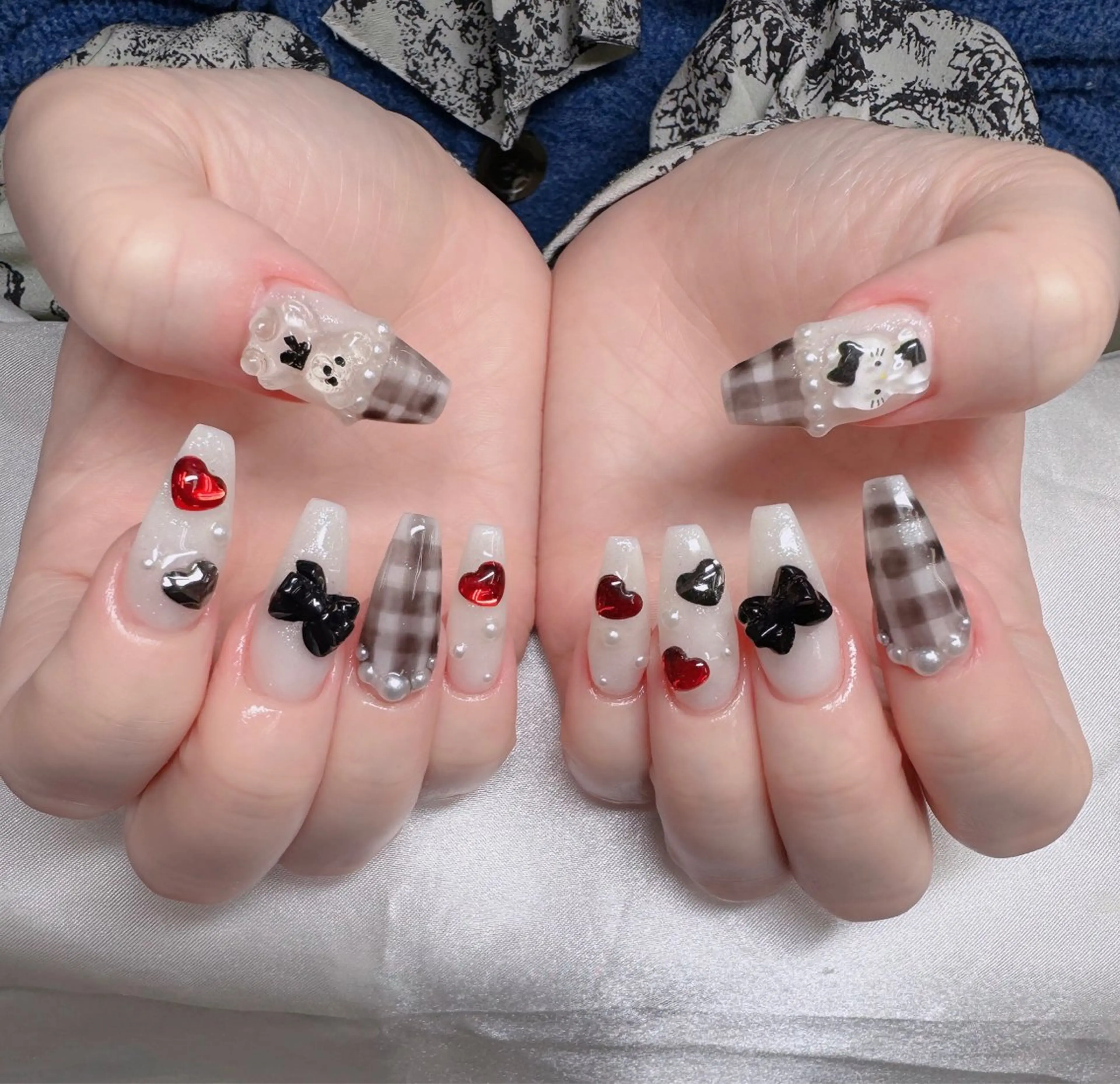 ネイル フレンチネイル ジェルネイル ハロウィン キラキラネイル 韓国ネイル H.baby Nail Salonのネイルデザイン