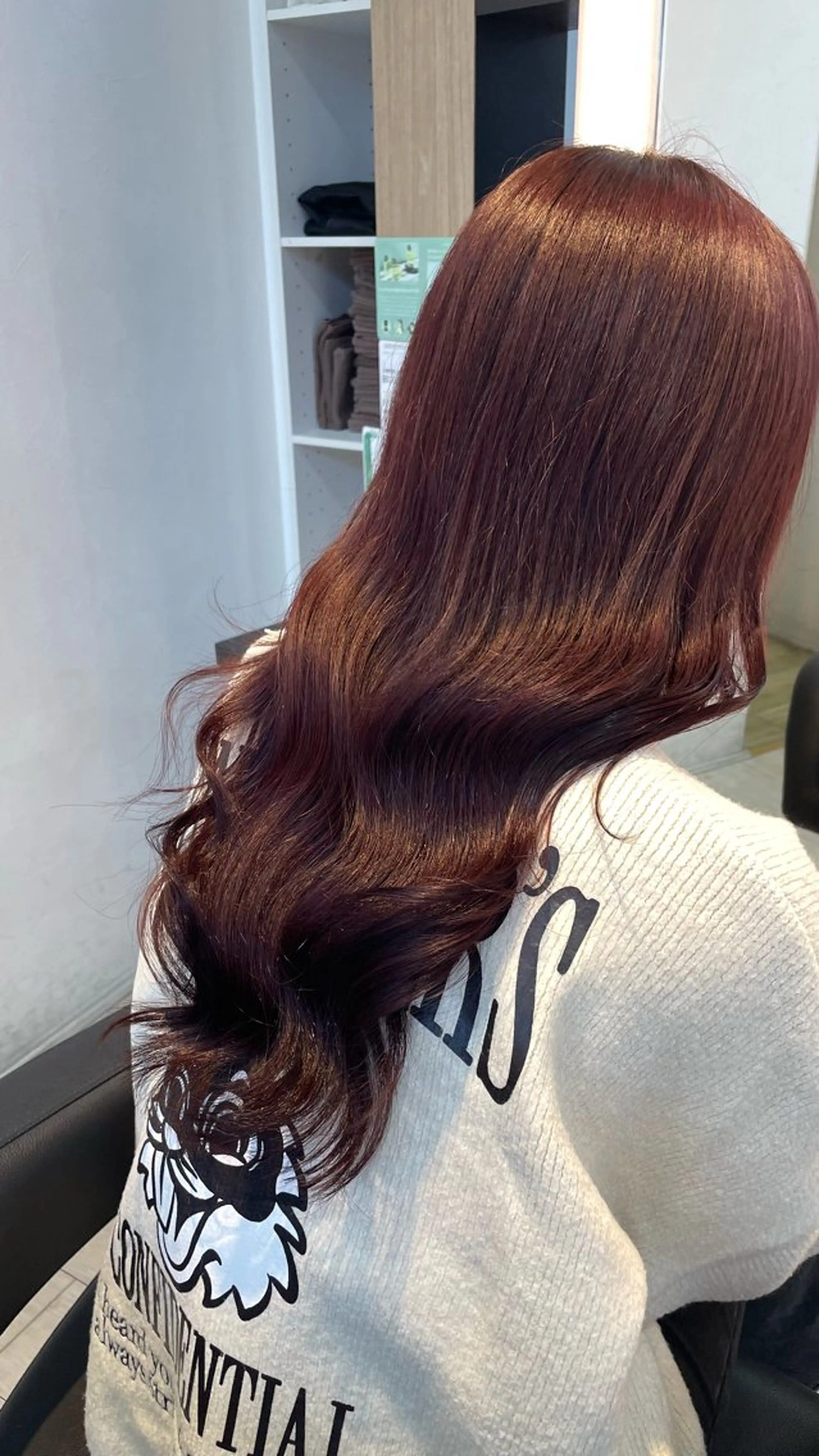 ロング カラー ラベンダーカラー レッドカラー ブリーチ/髪質改善/ ハイトーン/暖色のヘアスタイル