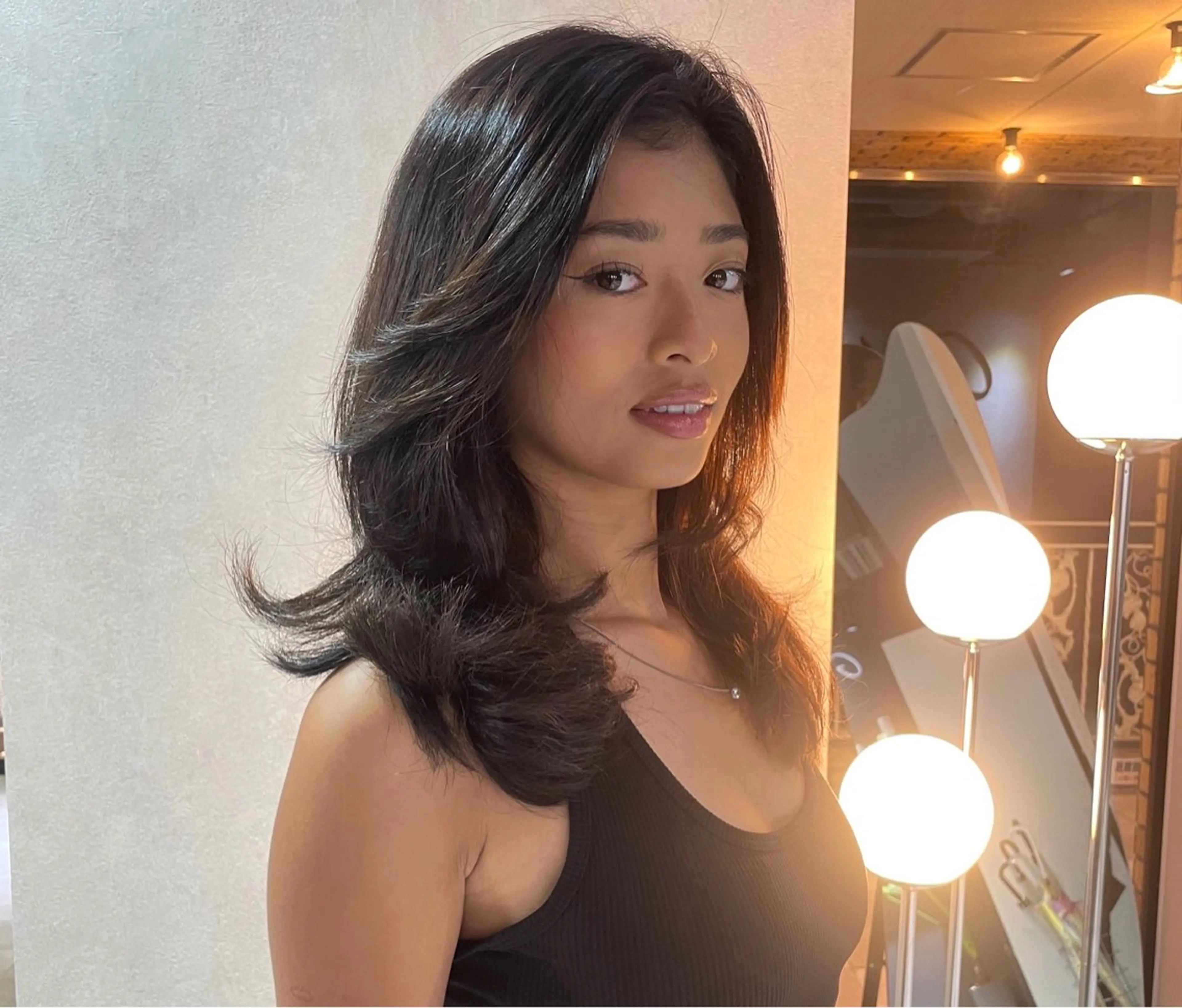 セミロング カラー ブラウンカラー ダークブラウン 顔まわりレイヤー レイヤーカット カット ヘアカラー レイヤー /髪質改善/ariのヘアスタイル