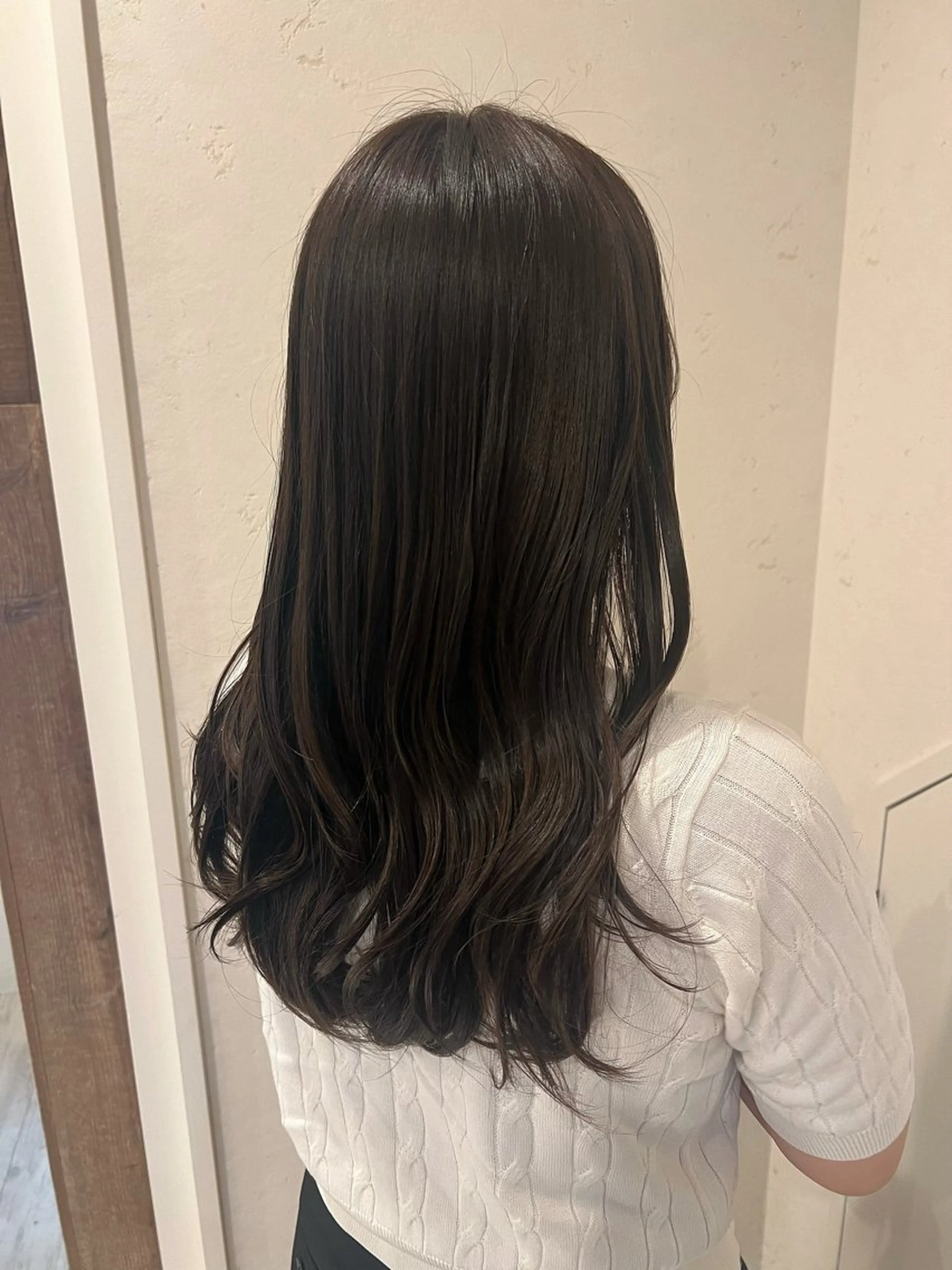 ロング カラー 透明感カラー グレージュ ラベンダーカラー ラベンダーグレージュ ラベンダーグレー ヘアカラー トリートメント 工藤 梨花のヘアスタイル