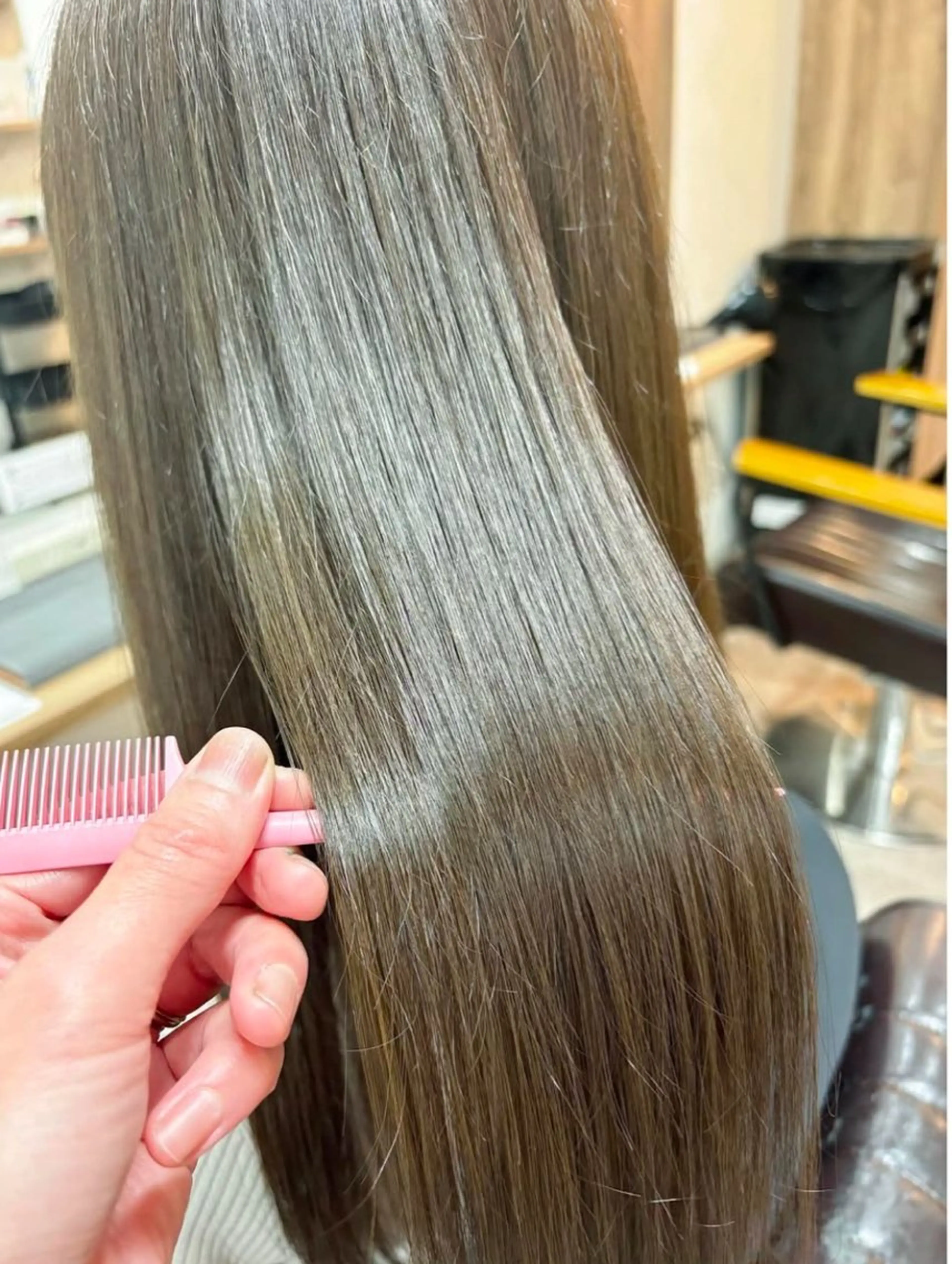 【 11月/12月限定🍓】【ロング料金なし💞】カット＋艶カラー＋髪質改善トリートメントの写真