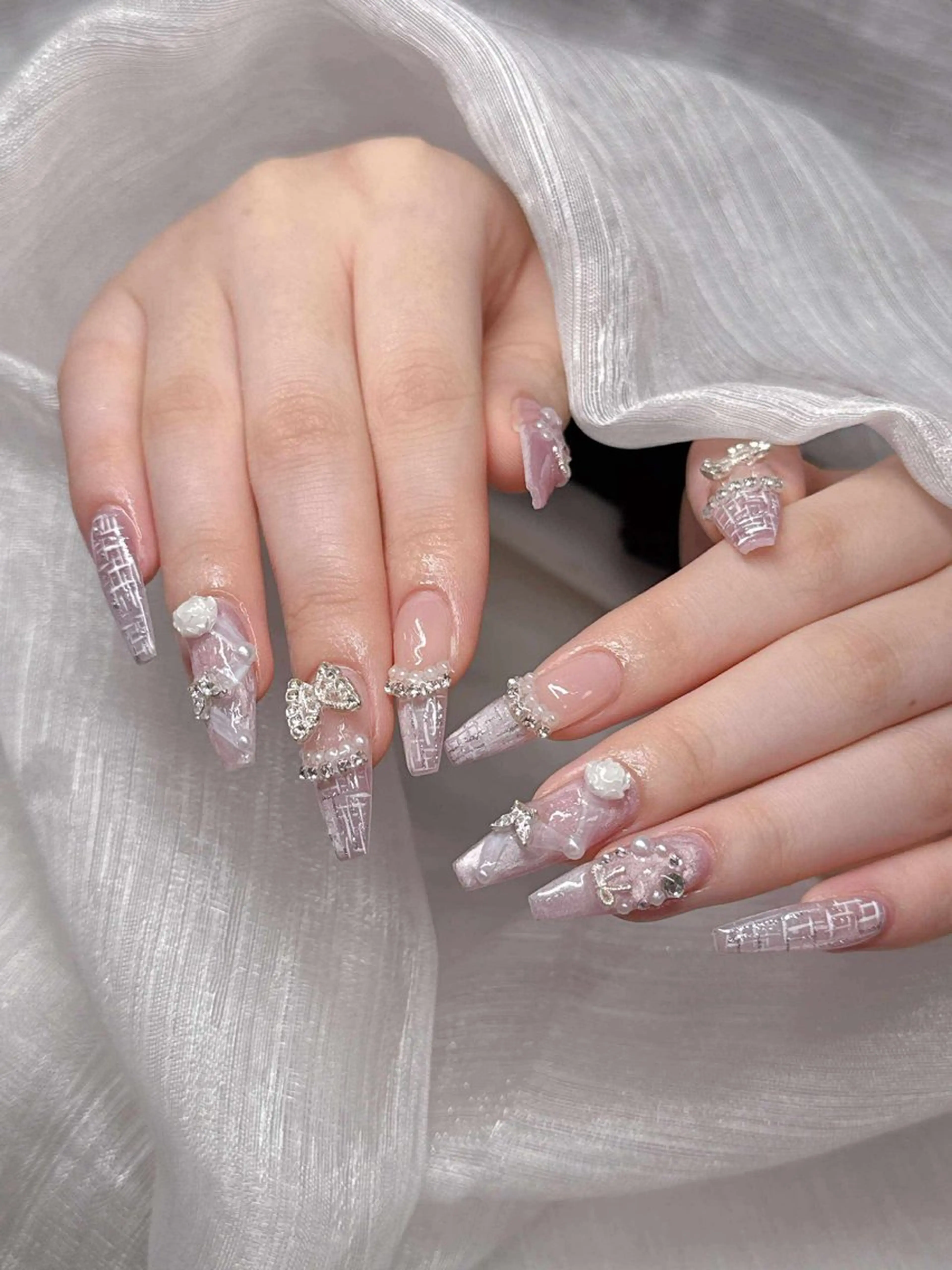 ネイル 長さ出し グラデーション 卒業式 キラキラネイル マグネットネイル ハンドネイル Lee Nailsのネイルデザイン