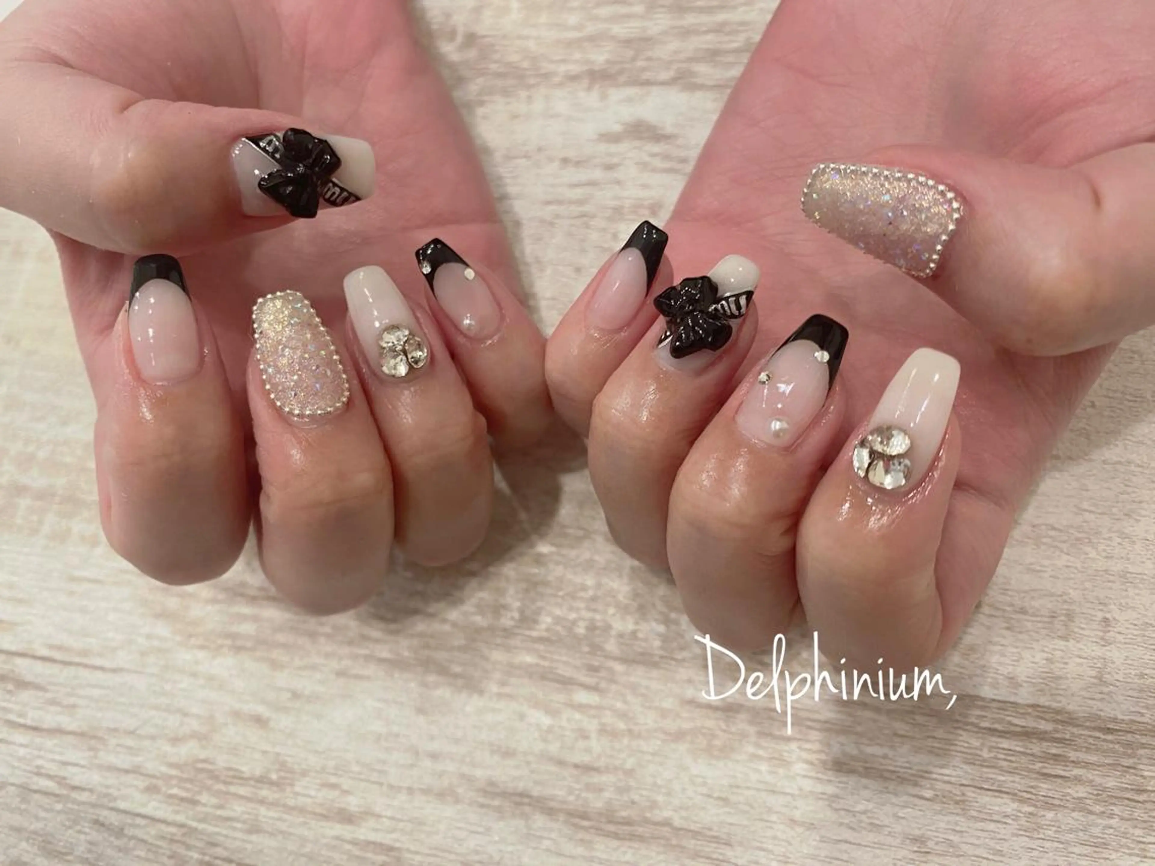 ネイル 成人式 リボン 冬ネイル クリスマス ハンドネイル 岡本 友恵のネイルデザイン