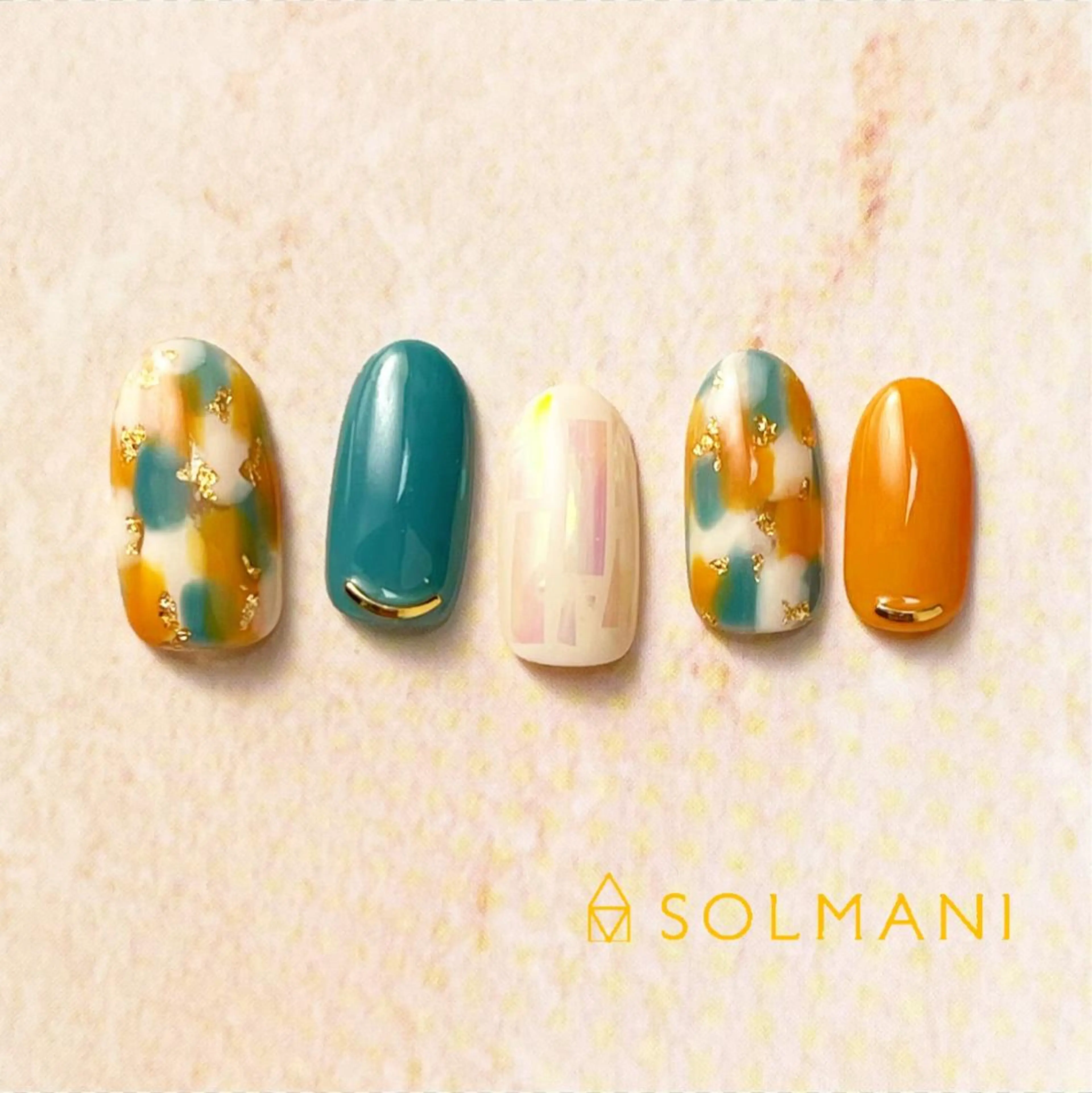 ネイル SOLMANI 予約担当のネイルデザイン