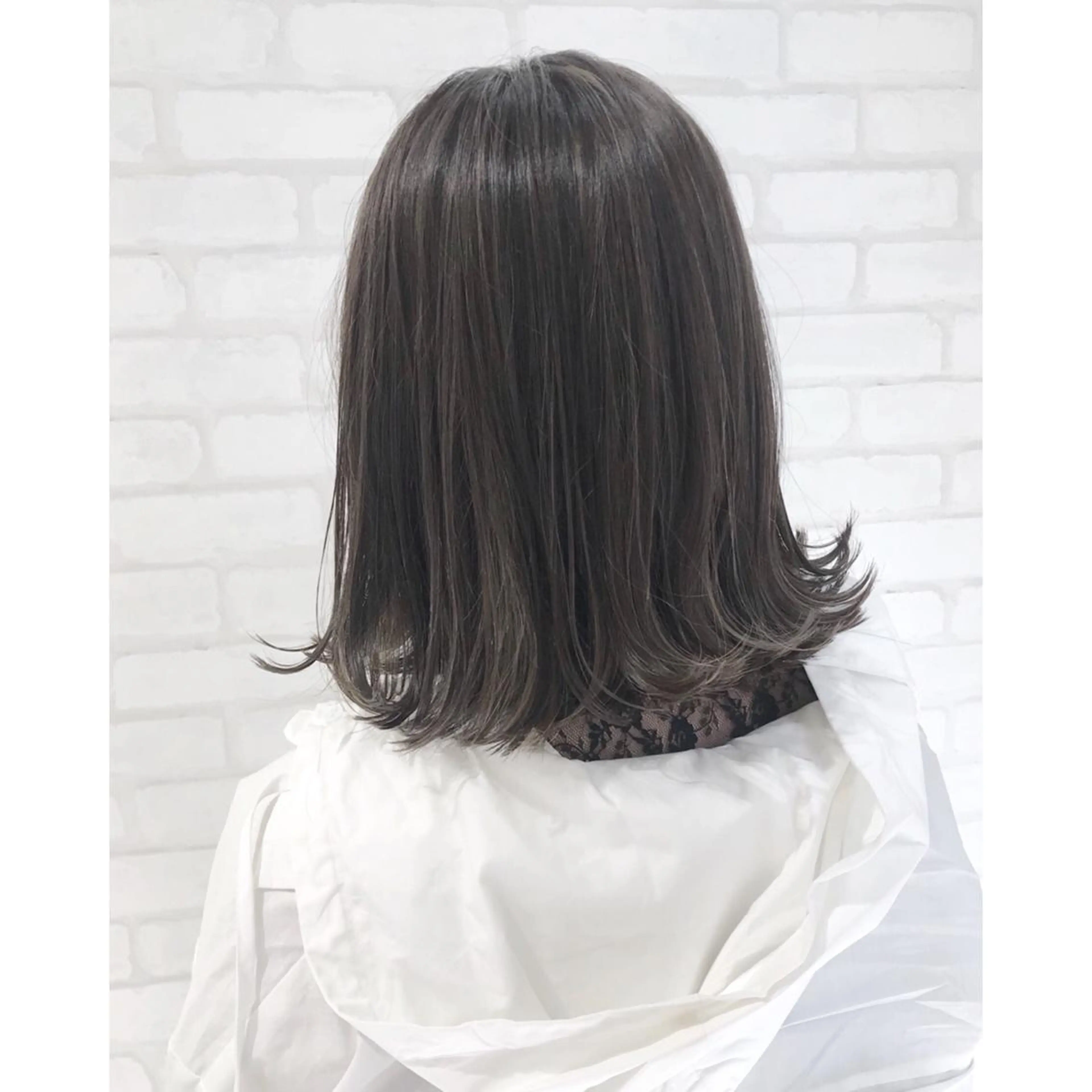 ミディアム カラー ブリーチ グレージュ ハイライトカラー ハイライト ヘアカラー トリートメント 高木 麻知子のヘアスタイル