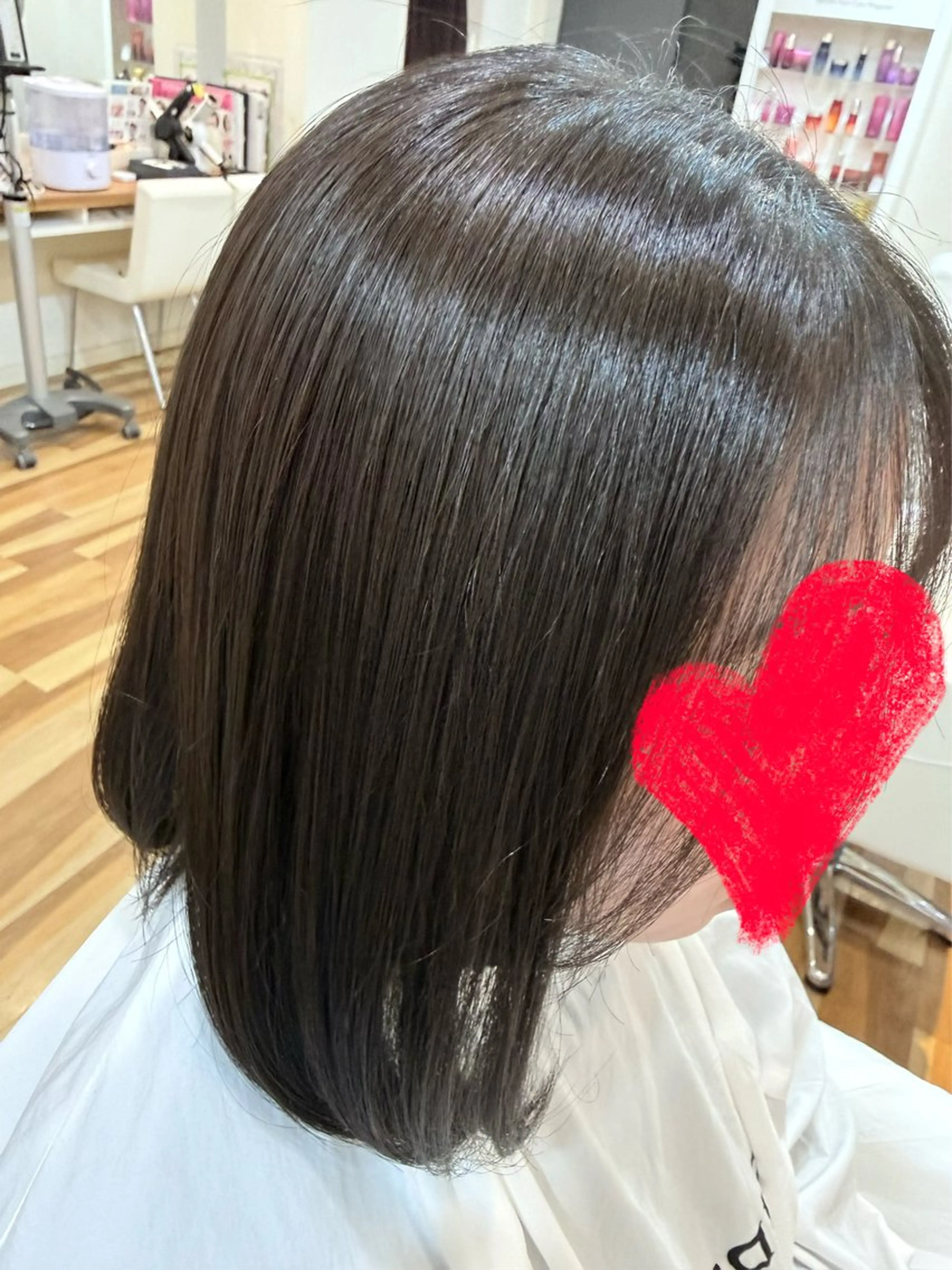 ショート アッシュ ピンクラベンダー ヘアカラー 芦原 愛弓のヘアスタイル