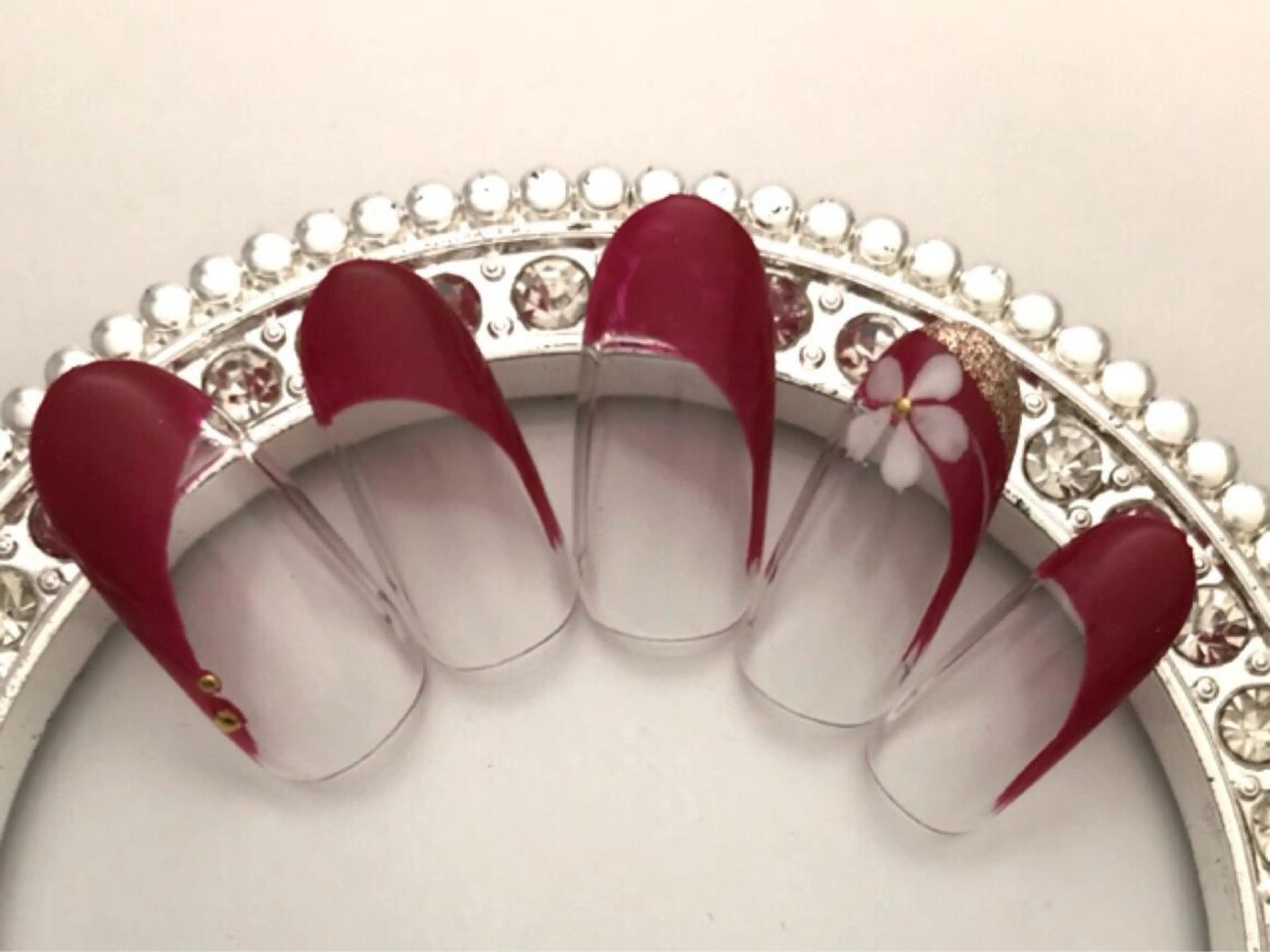 ネイル ストーンネイル Verest 西荻窪のネイルデザイン