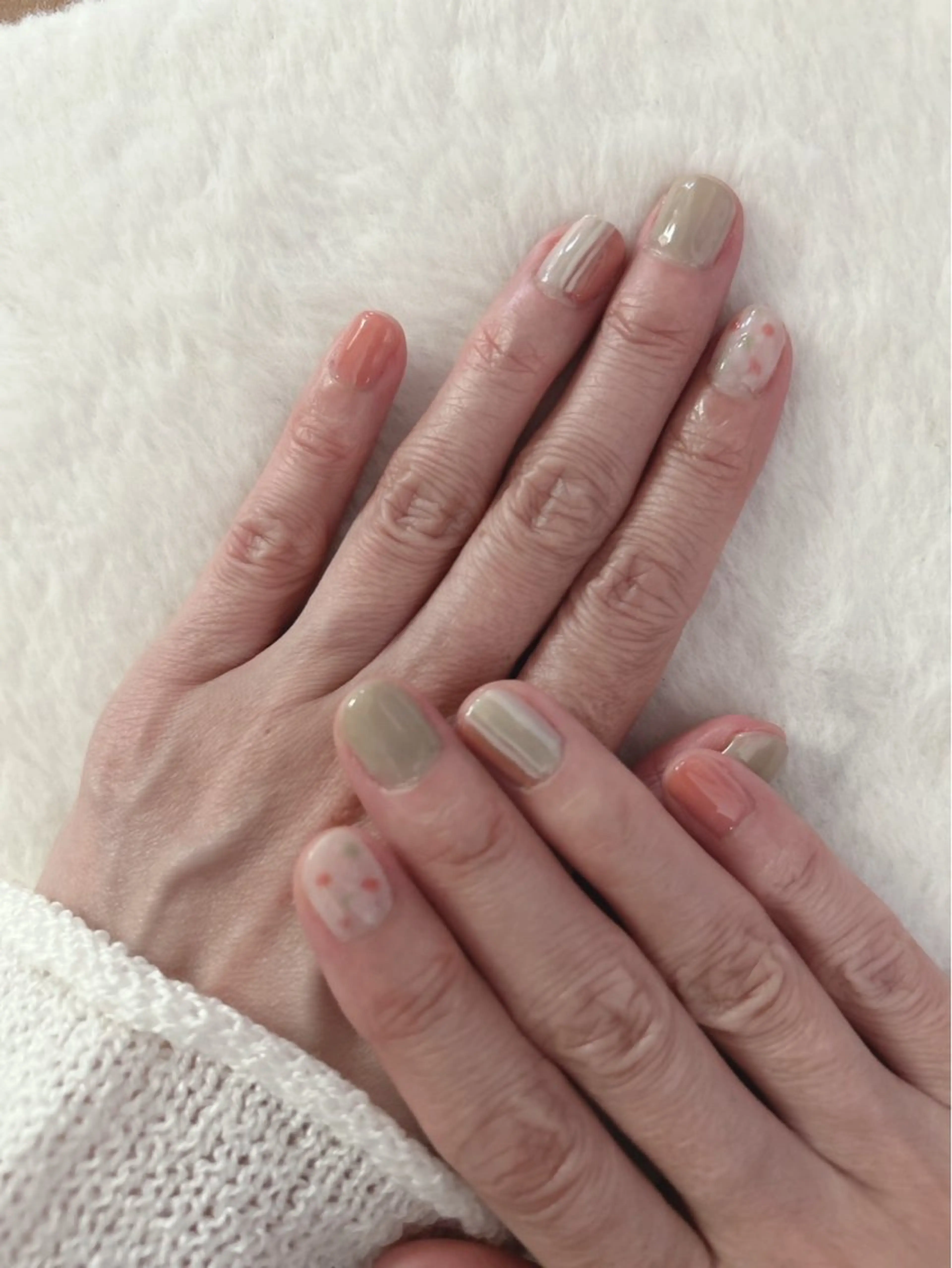 ショート 辻 久美子のネイルデザイン