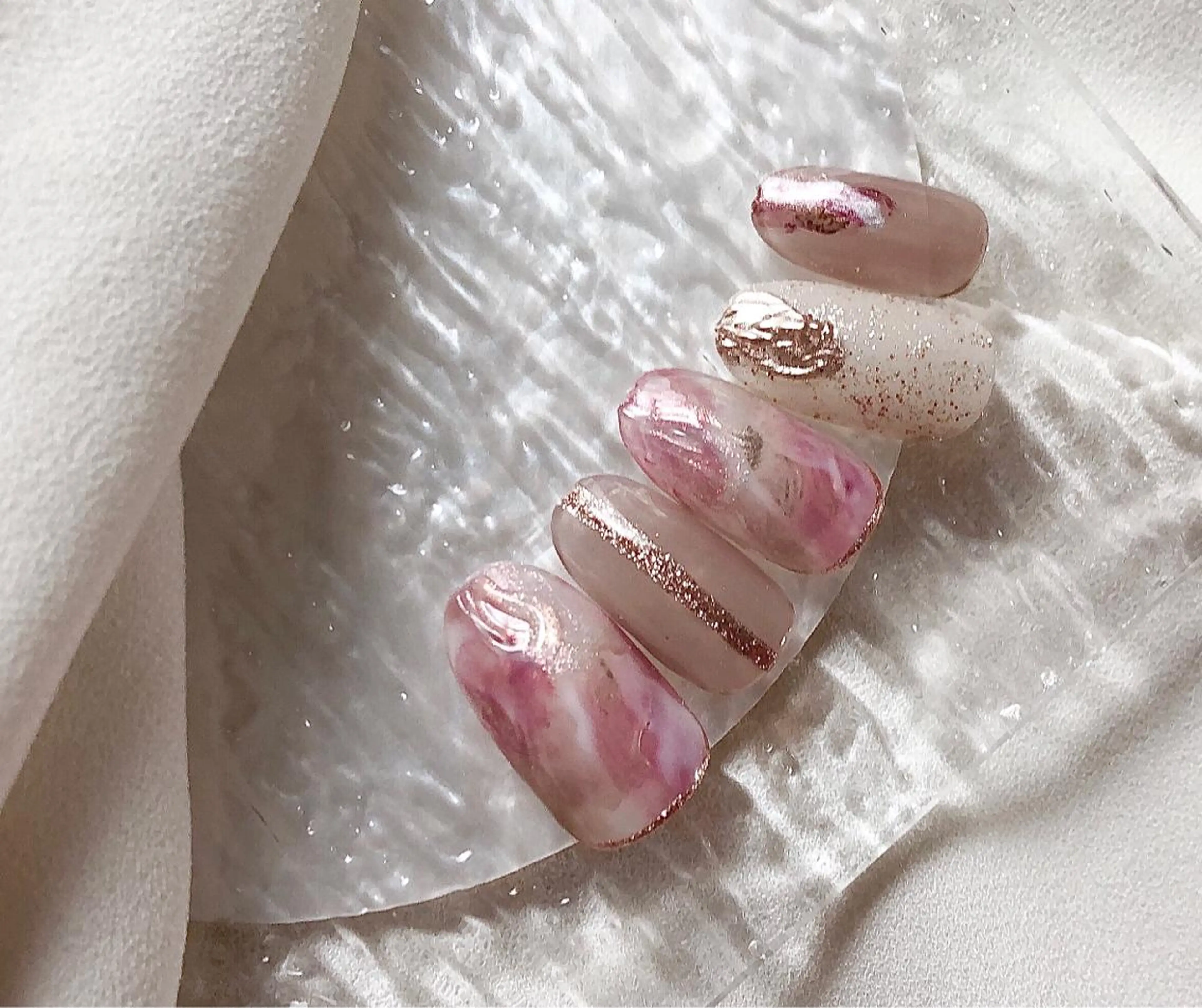 ネイル ジェルネイル 氷ネイル・うるうるネイル ニュアンスネイル シンプルネイル EMIKOのネイルデザイン