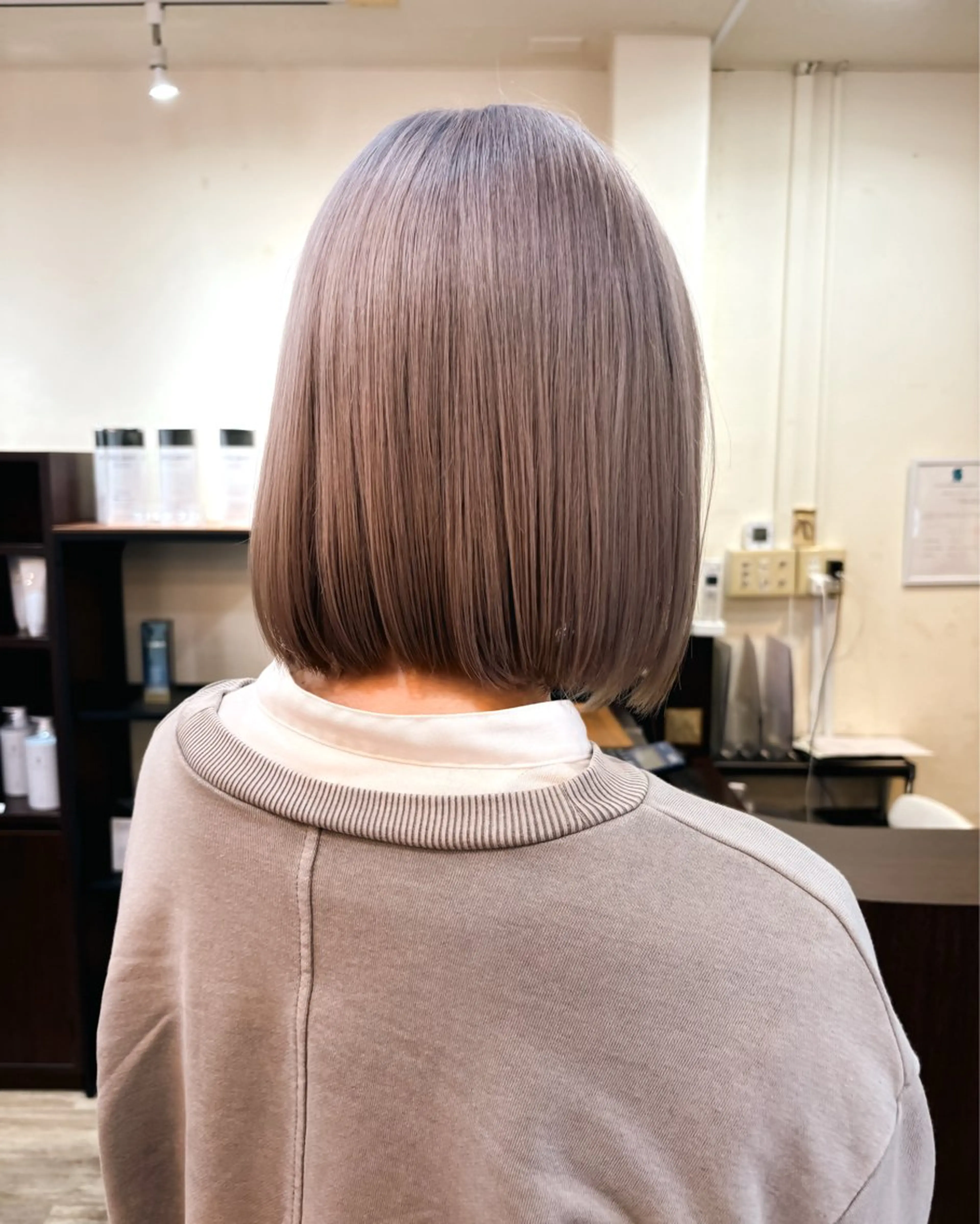 ショート カラー グレージュ ラベンダーカラー ラベンダーグレージュ ラベンダーグレー ボブ Miyamoto Yasuchikaのヘアスタイル