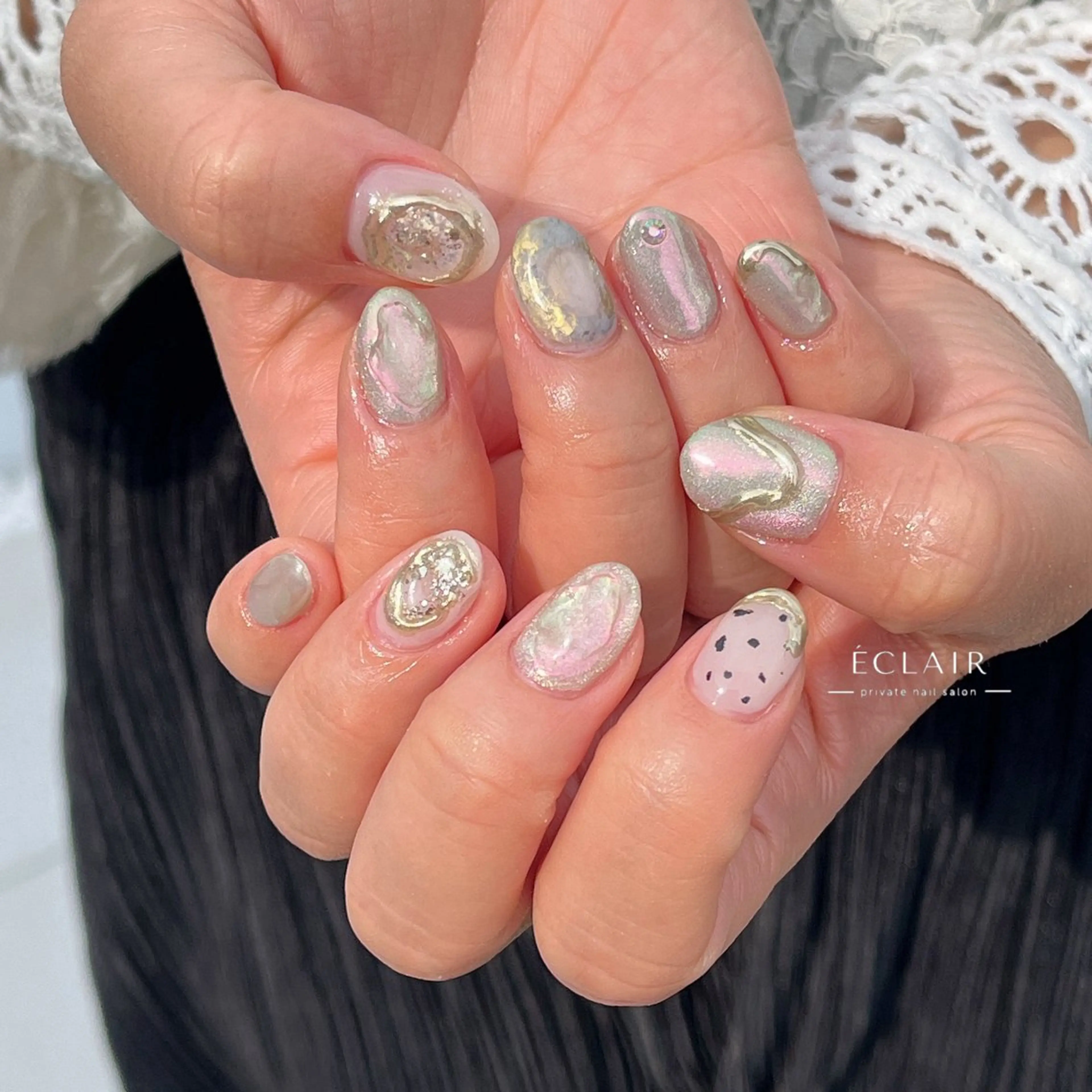ネイル フレンチネイル マグネットネイル ミラーネイル ニュアンスネイル シンプルネイル ハンドネイル - Éclair - hitomiのネイルデザイン