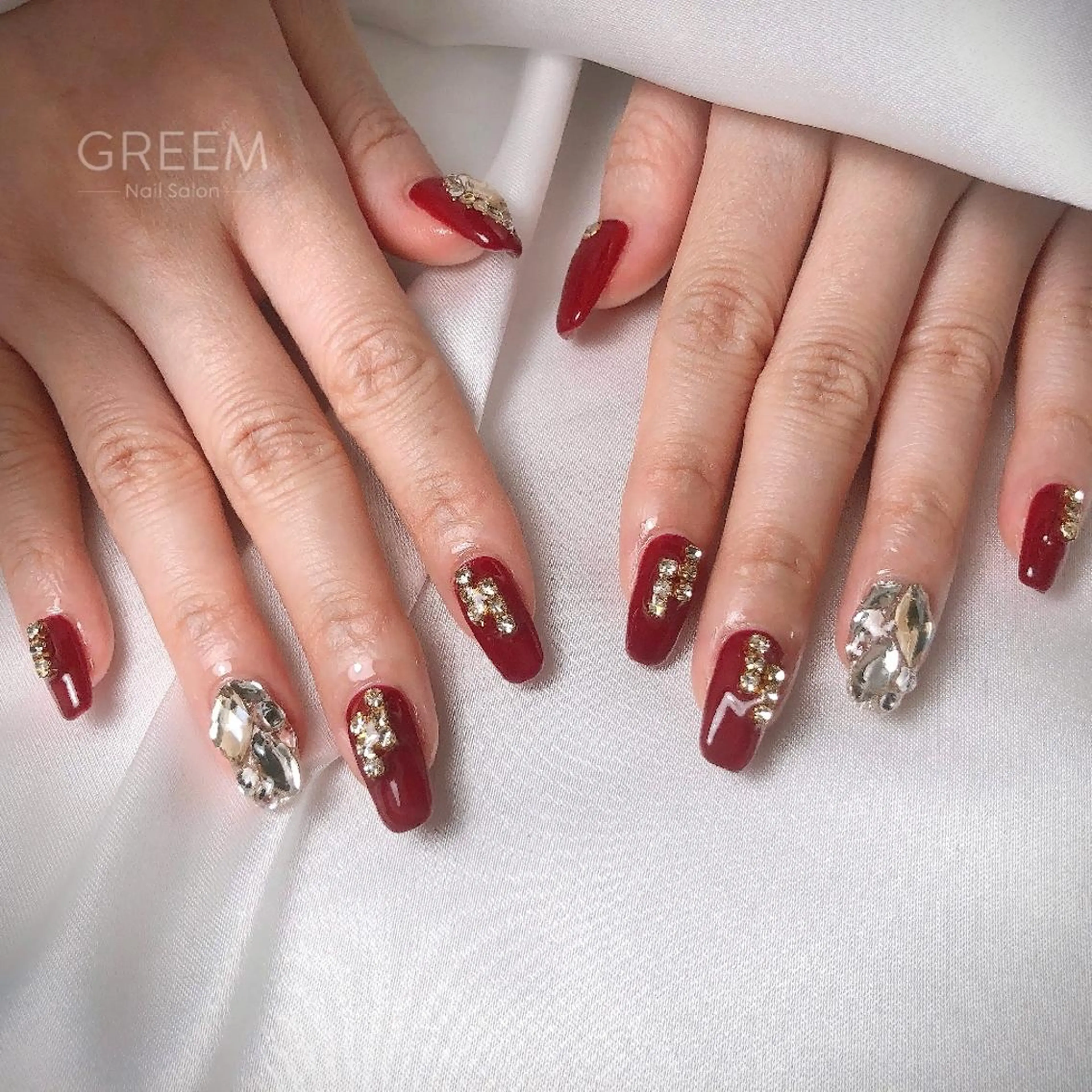 ネイル アートネイル ボルドー ジェルネイル マグネットネイル 赤色 フットネイル GREEM グリームのネイルデザイン