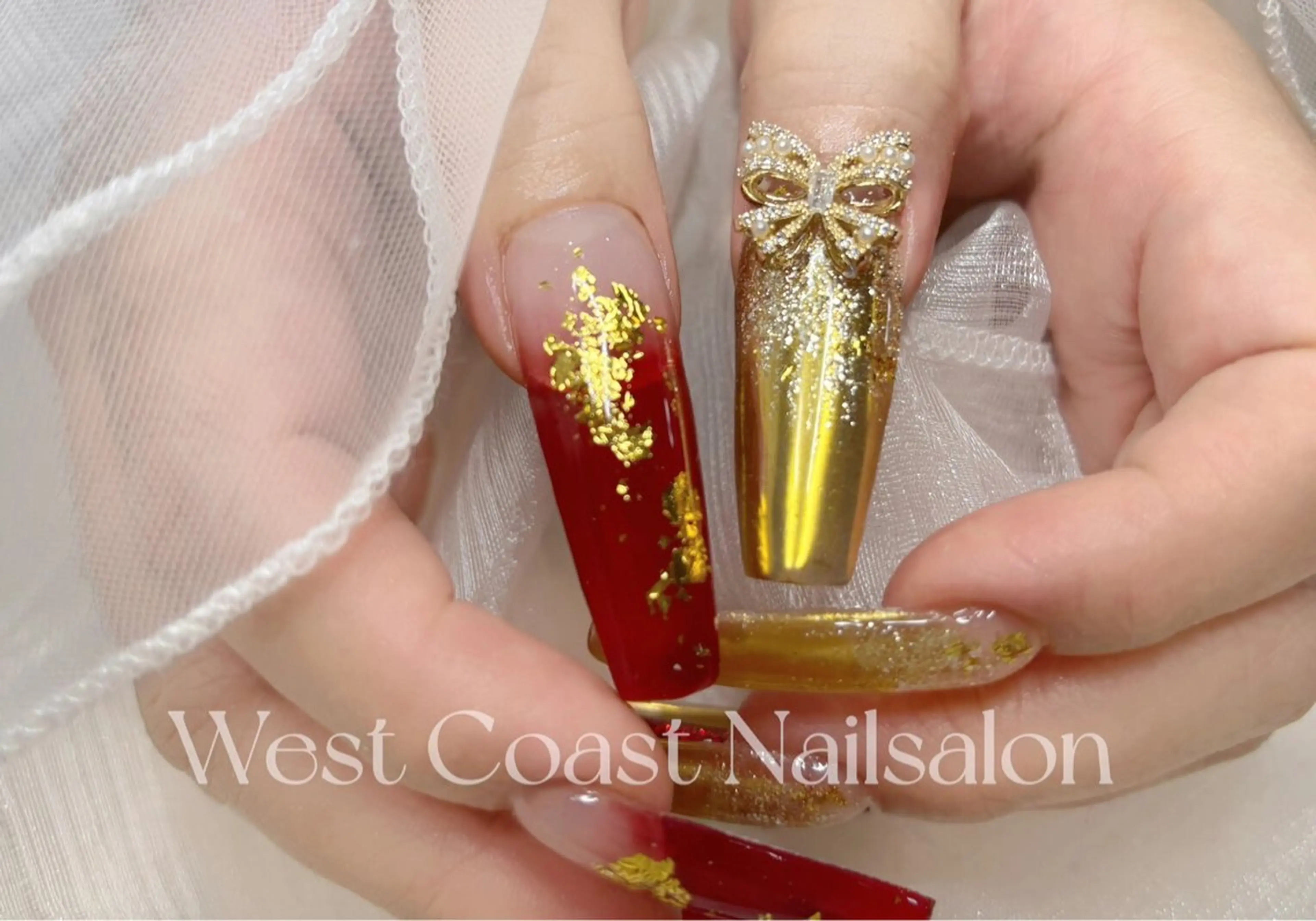 ネイル チークネイル フレンチネイル グラデーション キラキラネイル 韓国ネイル リボン、ガーリー パーツ放題専門店のネイルデザイン