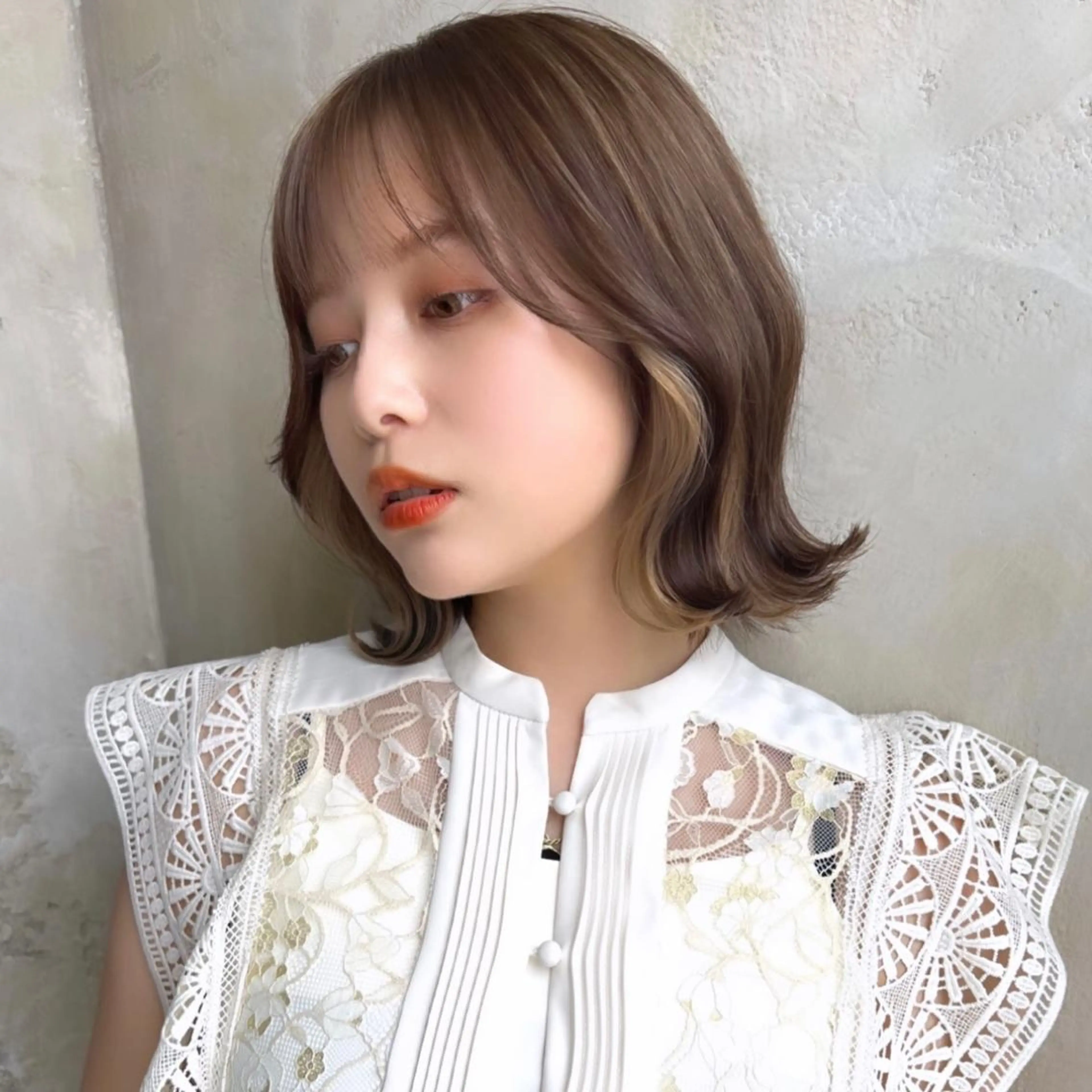 ミディアム カラー パーマ ヘアアレンジ イヤリングカラー イルミナカラー ボブ くびれヘア 顔周りカット 日本一の小顔カット/ ボブ/顔周り/韓国のヘアスタイル