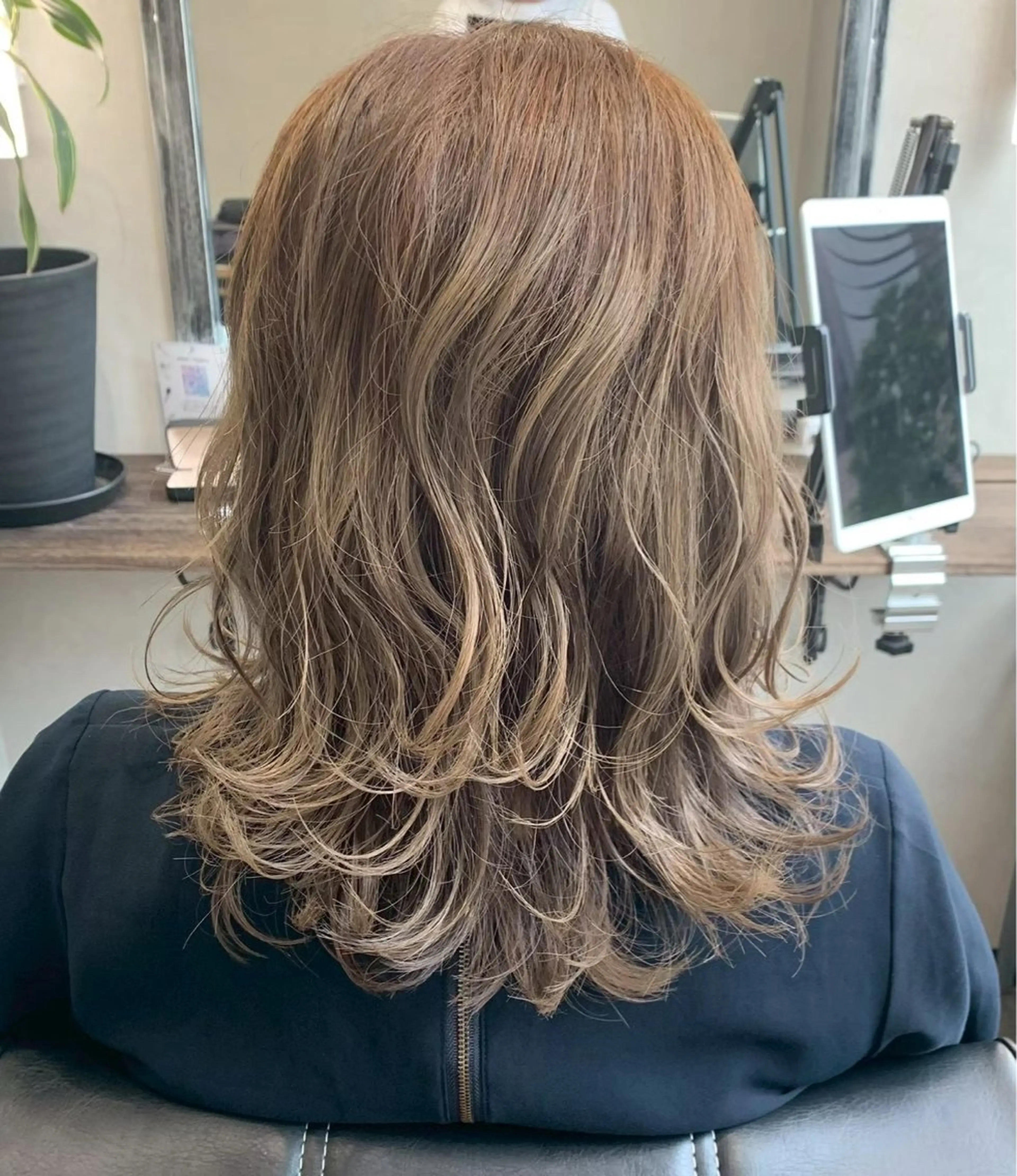 【ショート~ボブの方限定】ハイキャリアカット+パーマ¥9500の写真