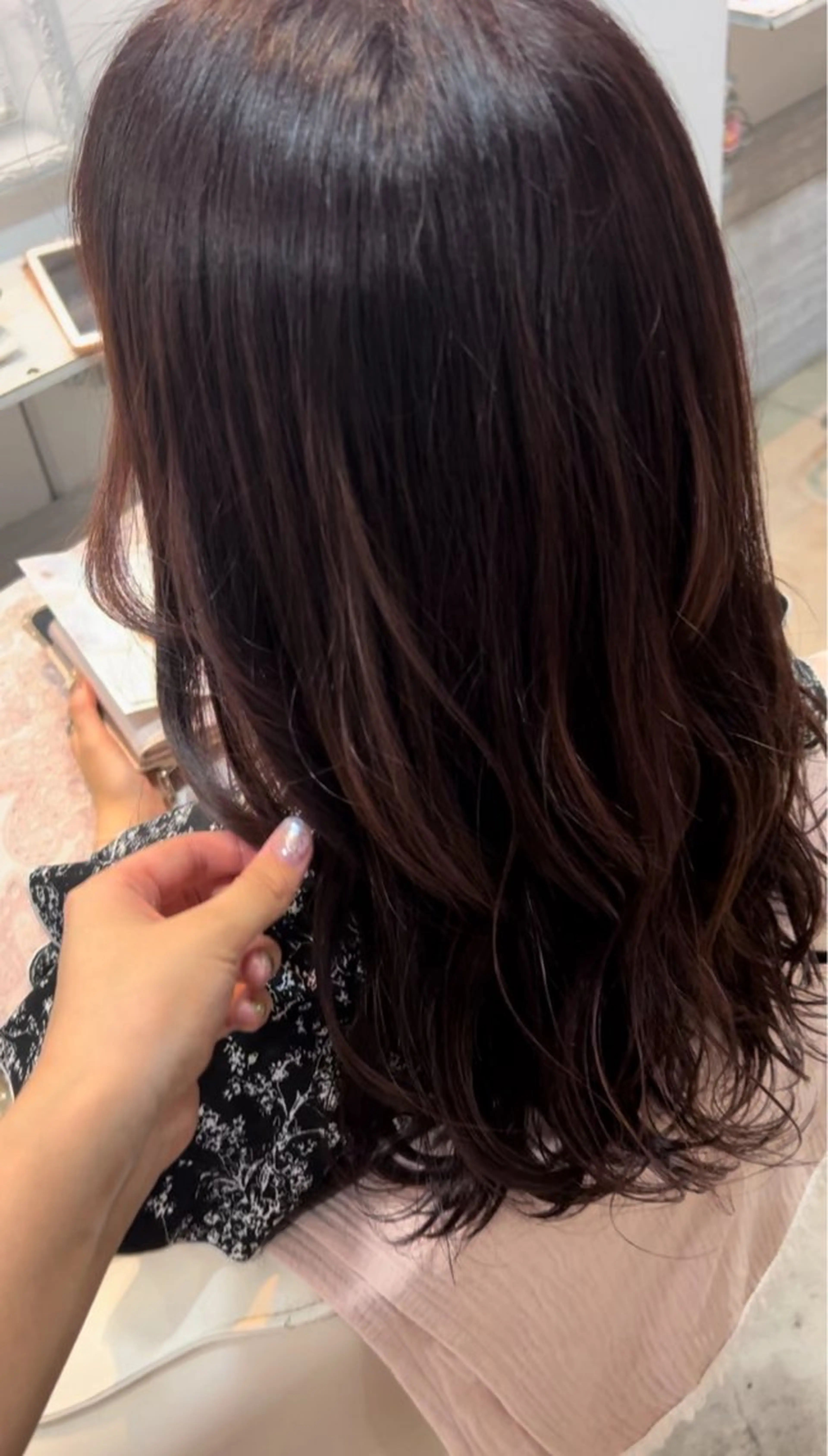 ロング ツヤ感ナチュラル 野口晴菜のヘアスタイル