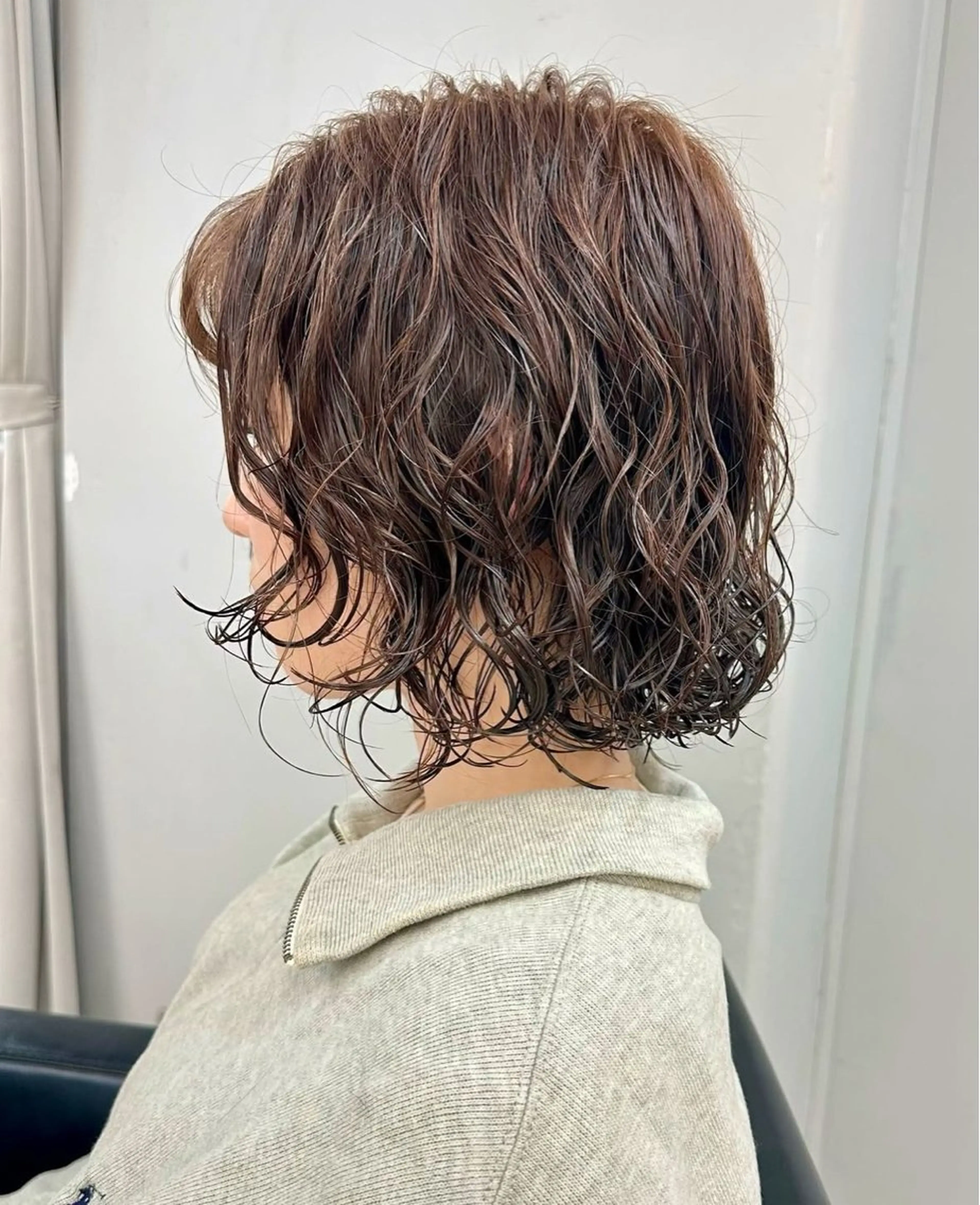 ショート カラー パーマ ヘアアレンジ ボブ/透明感ベージュ 🫧クルミ🌟のヘアスタイル