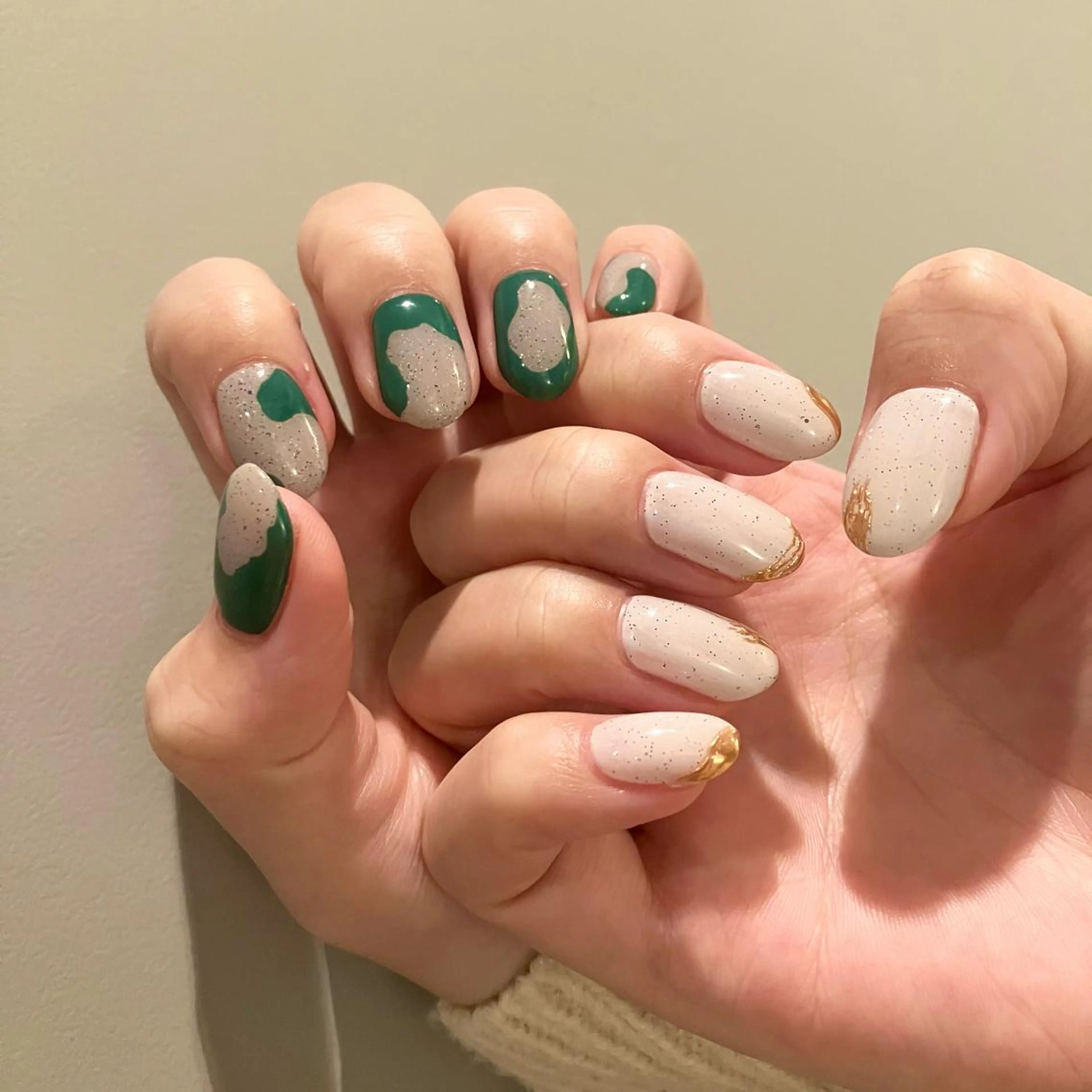 ネイル ハンドネイル ウシク ミユキのネイルデザイン