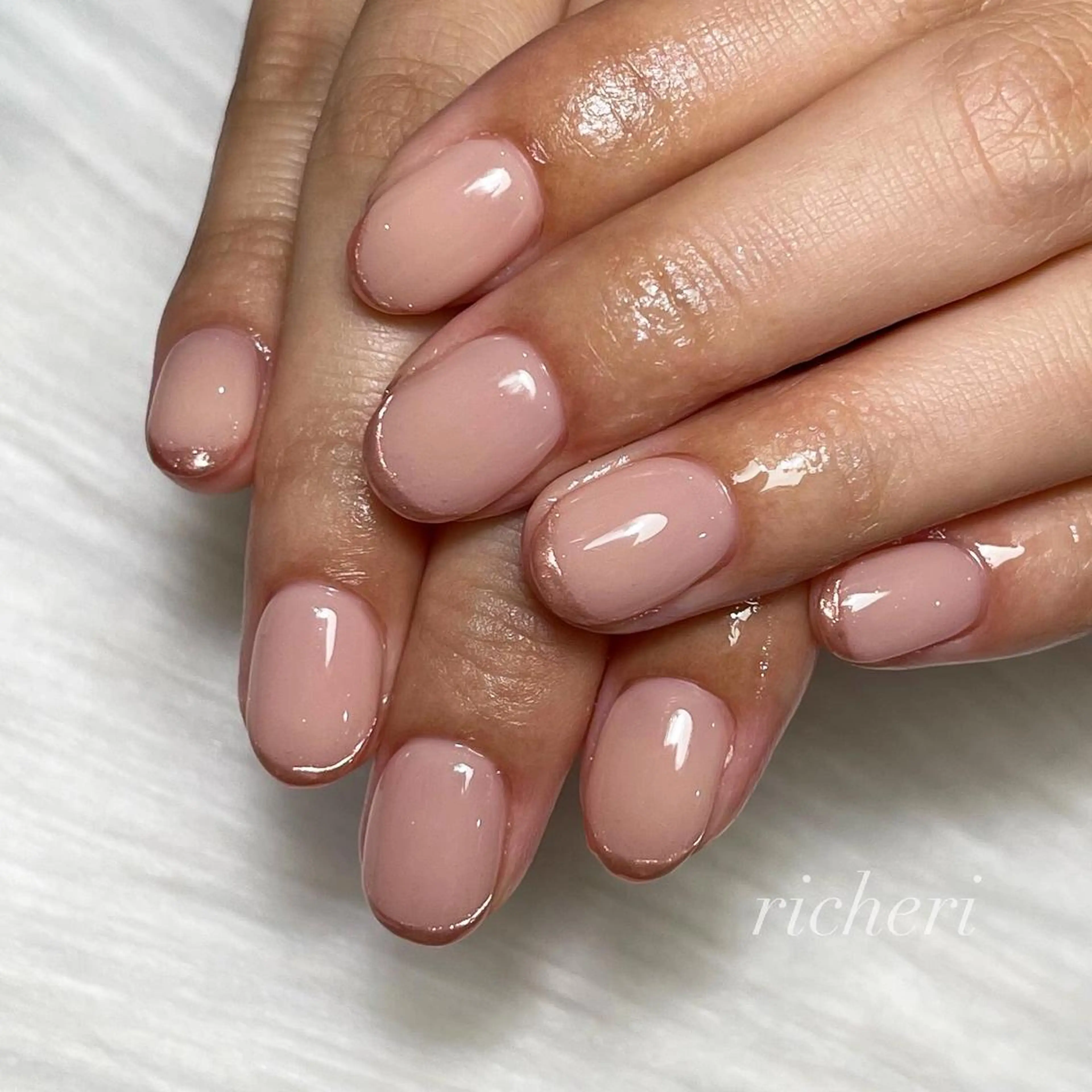 ミディアム ネイル 韓国風ヘア アートネイル フレンチネイル ジェルネイル ガラスフレンチ richeri beautyのエステ・リラクイメージ