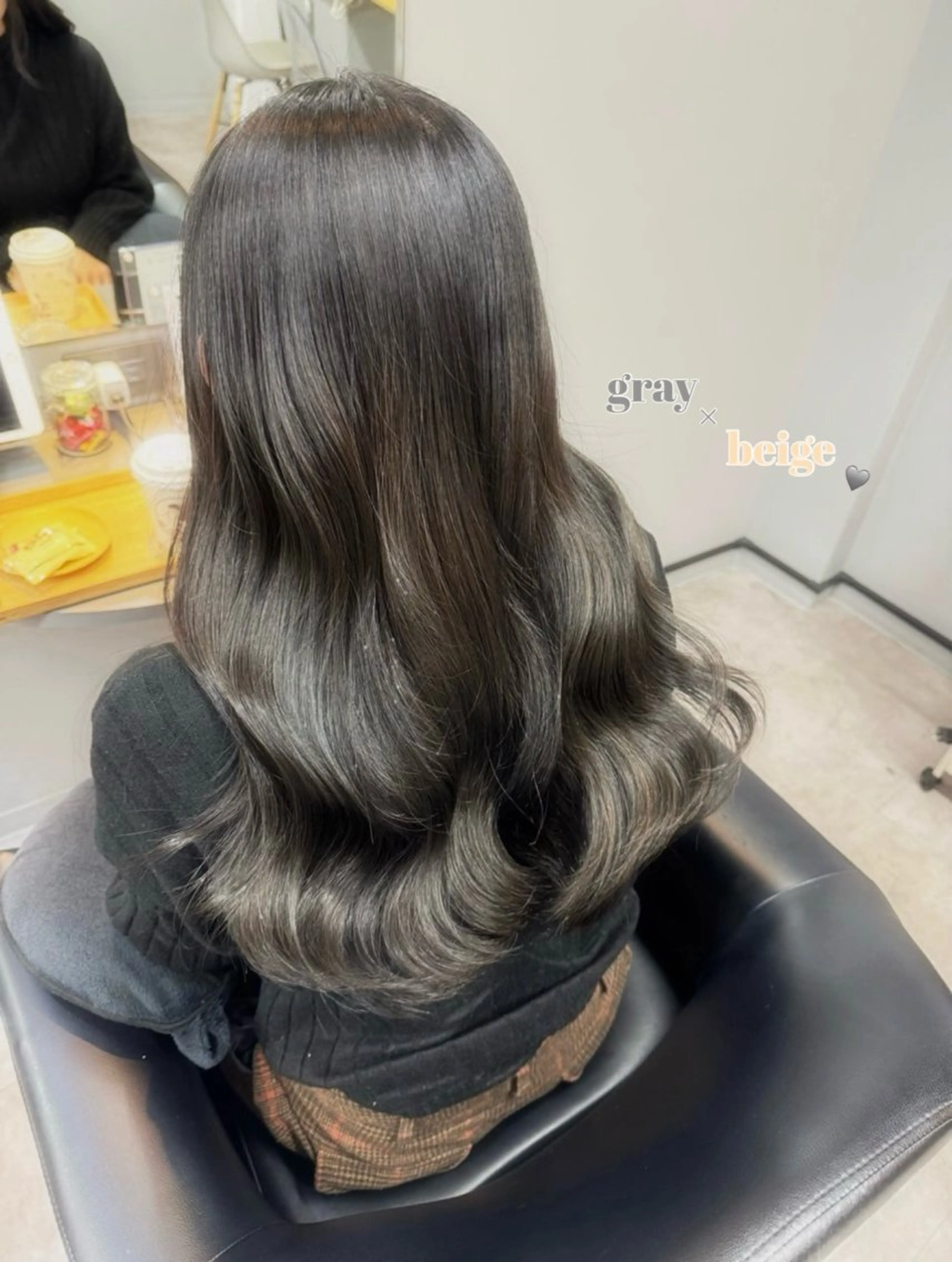 ロング カラー 透明感カラー グレージュ ヘアカラー トリートメント ブリーチなしカラー 🐰Himeka♡のヘアスタイル