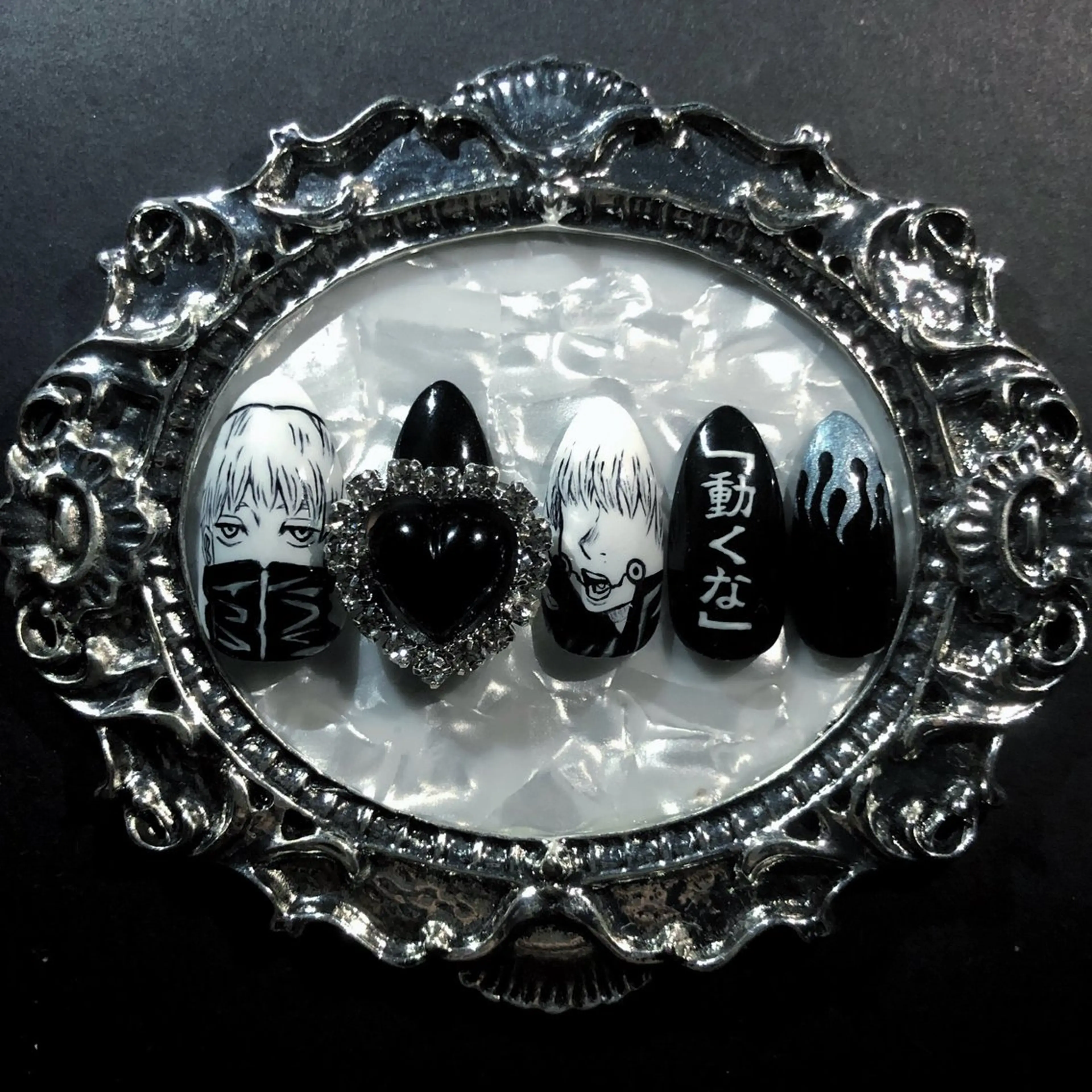 ネイル AIKO🐈⬛⭐︎ 大阪/y2k/個性派のネイルデザイン