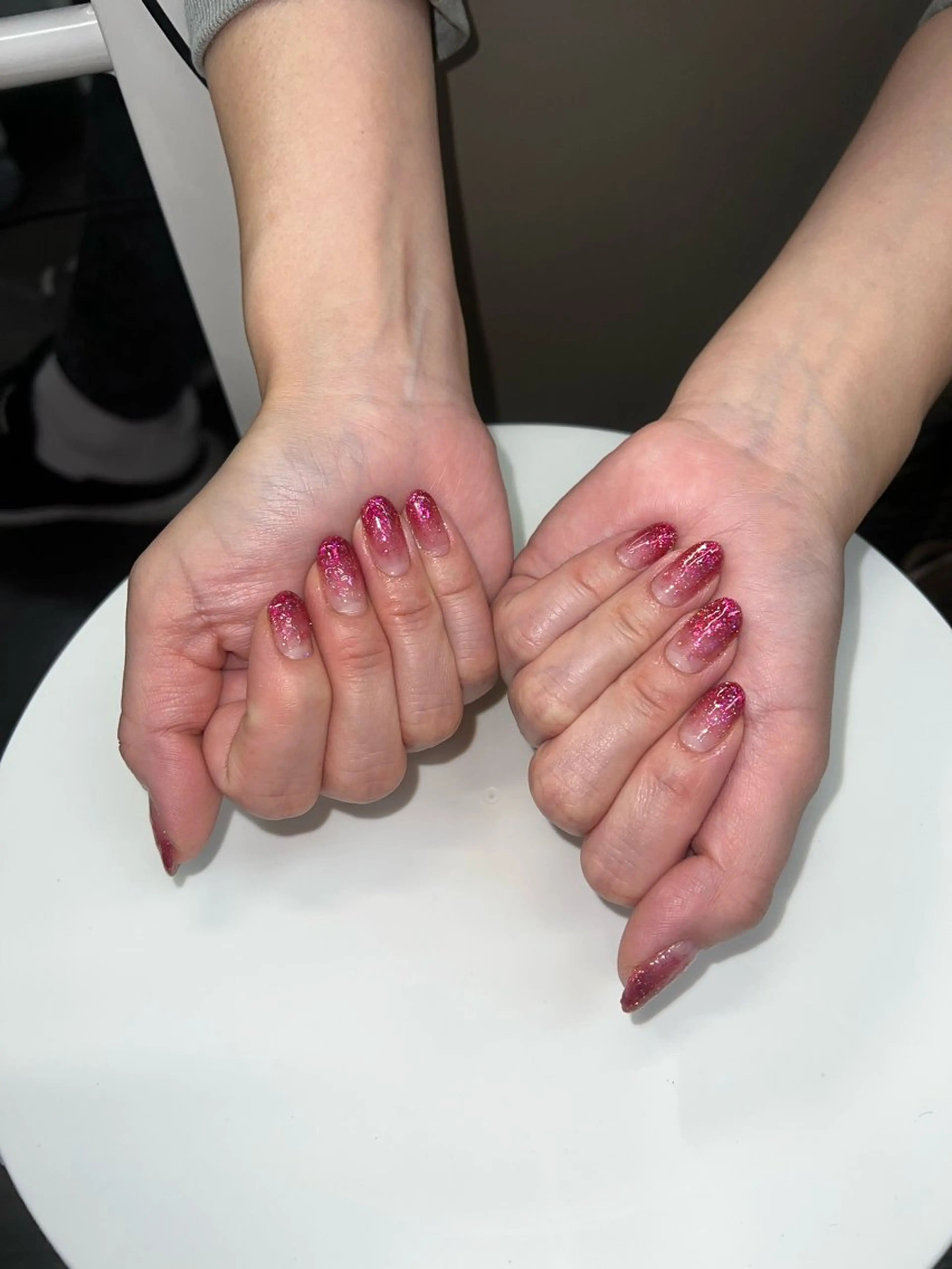 ネイル ラメ(グリッター) ラメグラデーション ピンク 赤色 ハンドネイル Nailsalon KITTY 立川店 （ネイルサロンキティタチカワテン）所属・KITTY Mayuのネイルデザイン