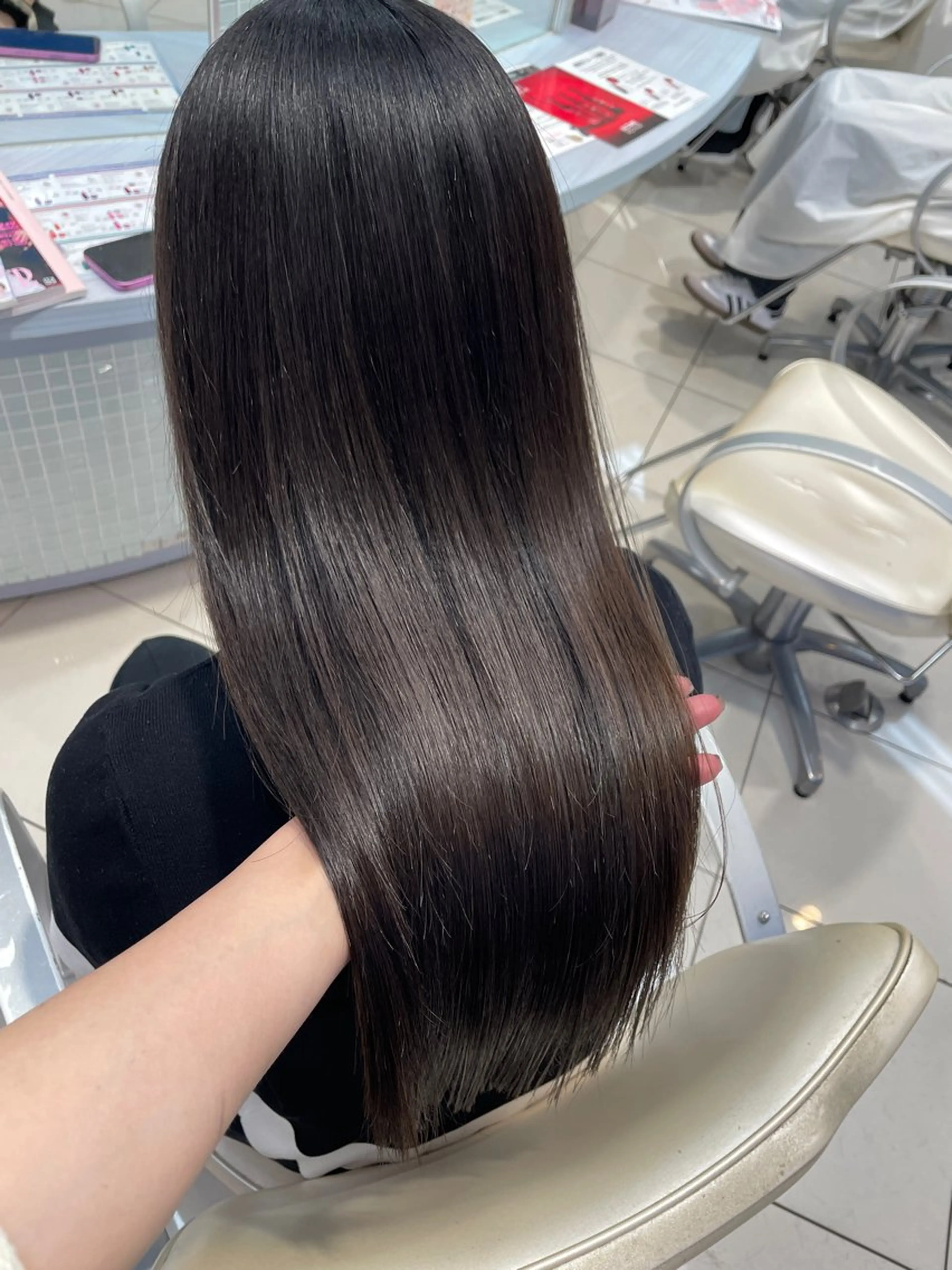 ロング ヘアカラー 盛れる韓国ヘア🩰/ 透明感カラー/華のヘアスタイル