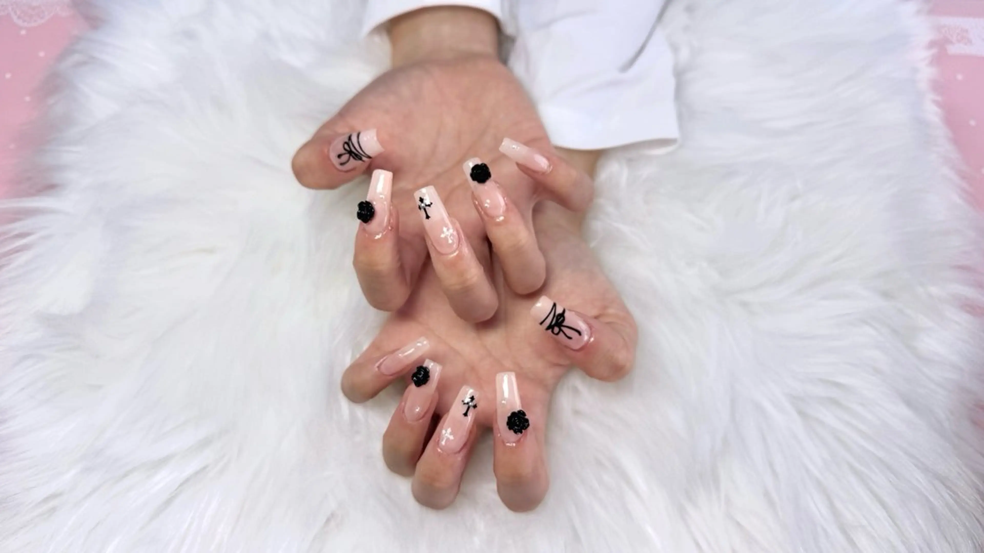 ネイル ハンドネイル ハンドケア hami🎀うかん 🎀チップ長さ出しのネイルデザイン