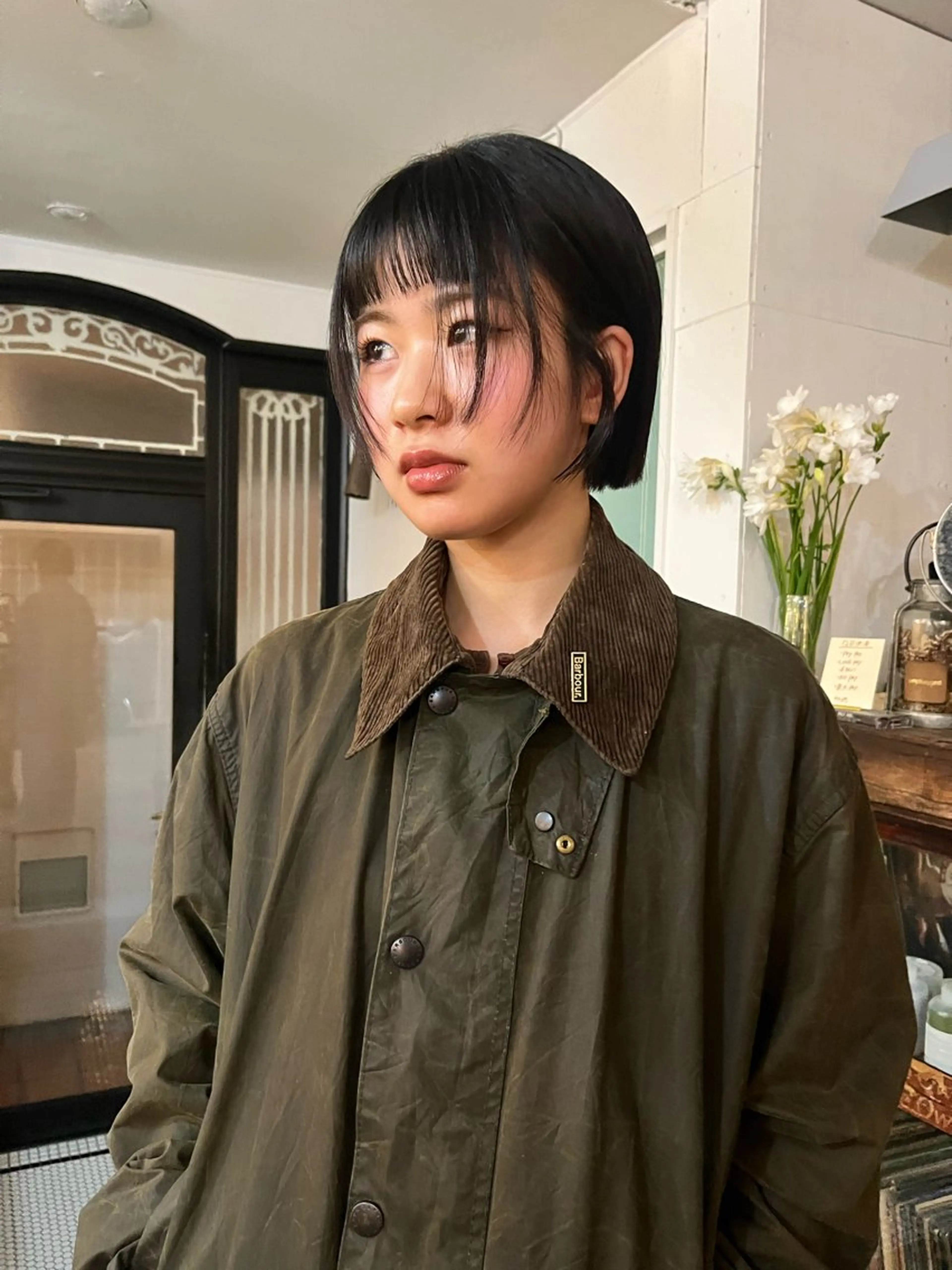 ショート ボブ 顔周りカット レイヤーカット オン眉 レイヤー/ベージュ mikuのヘアスタイル