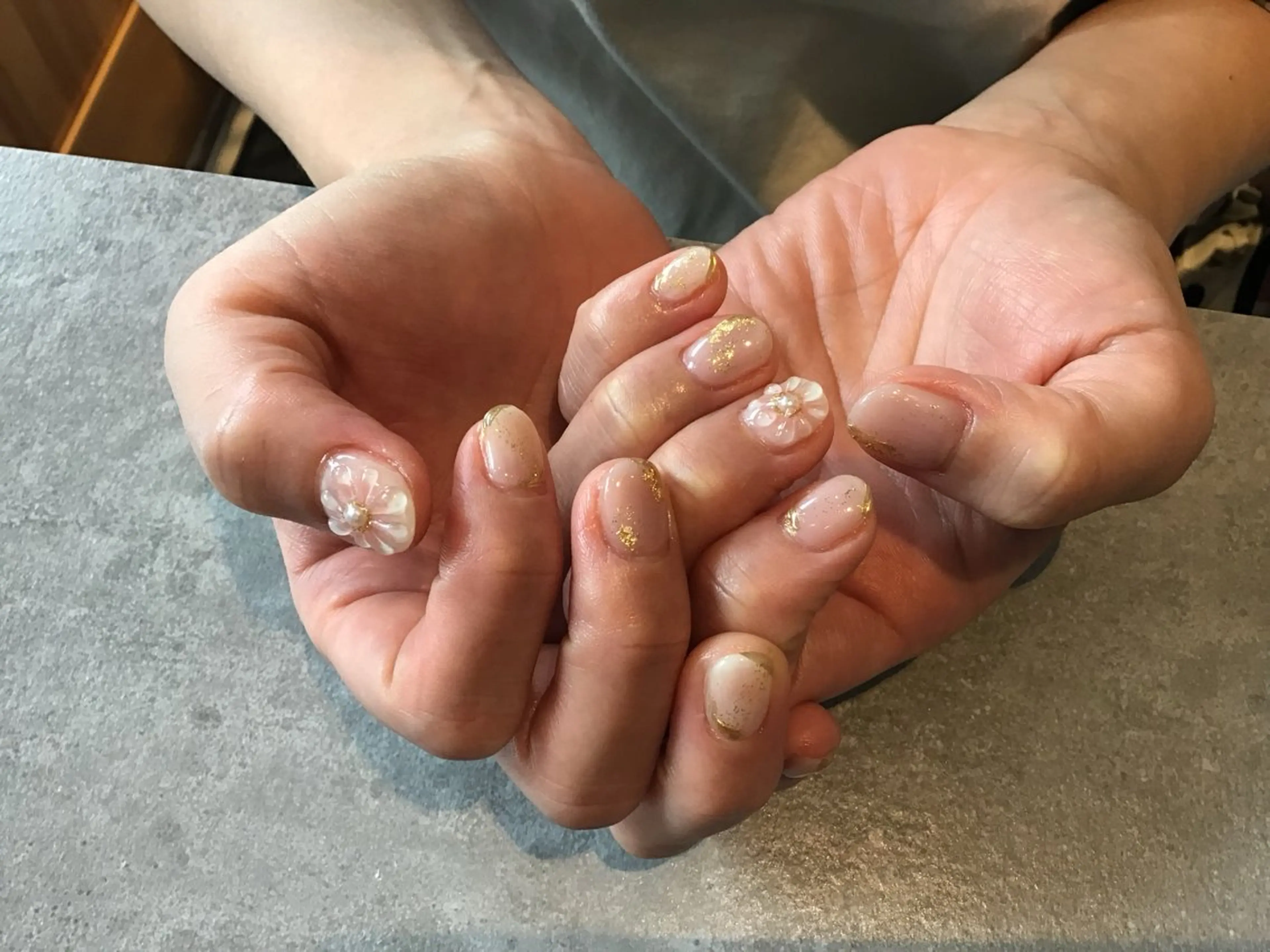 ネイル フラワーネイル ぷっくりネイル ハンドネイル Nest 蜂谷のネイルデザイン