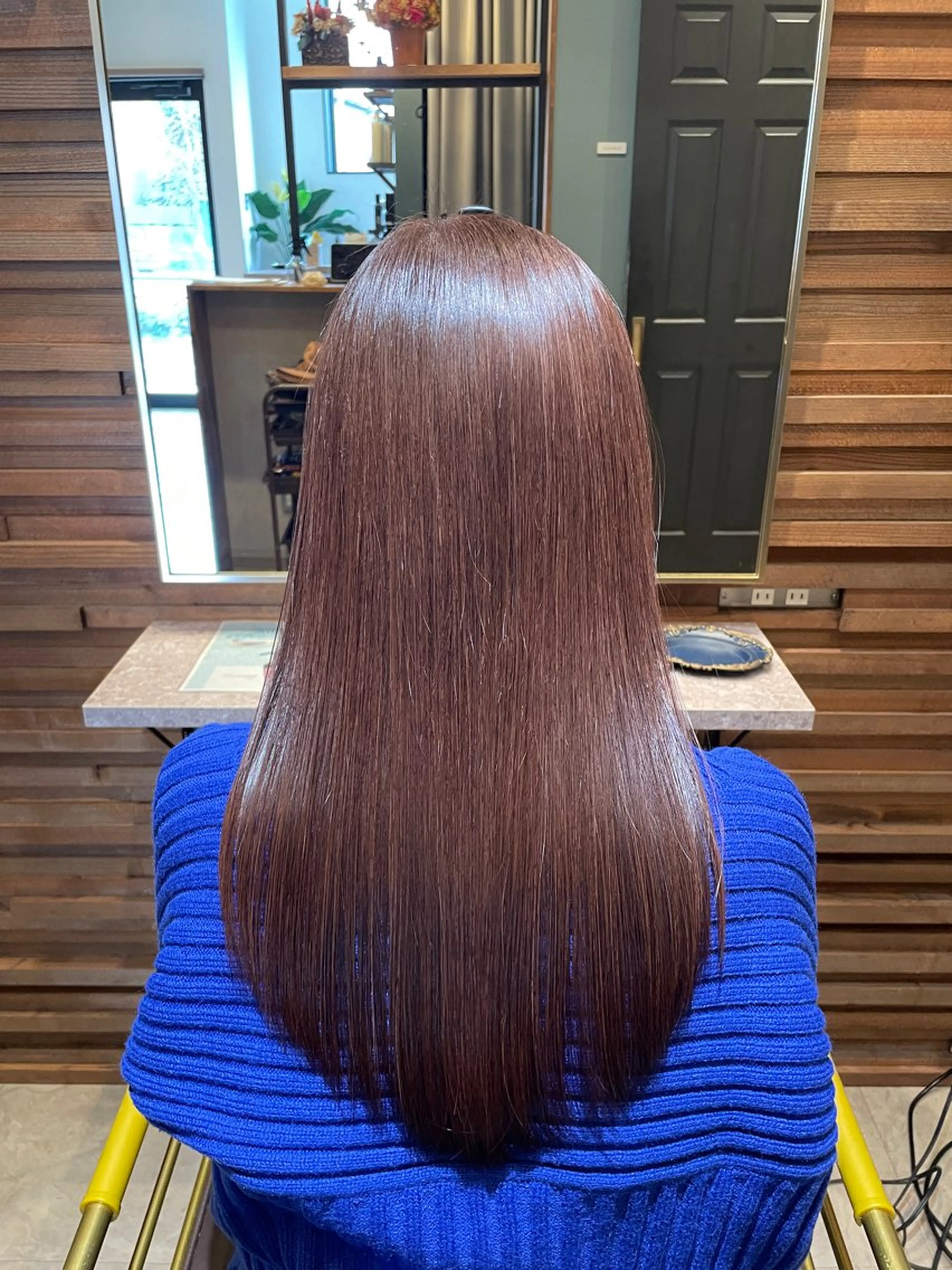 ロング CAROS　atelier所属・安倍 辰哉のヘアスタイル